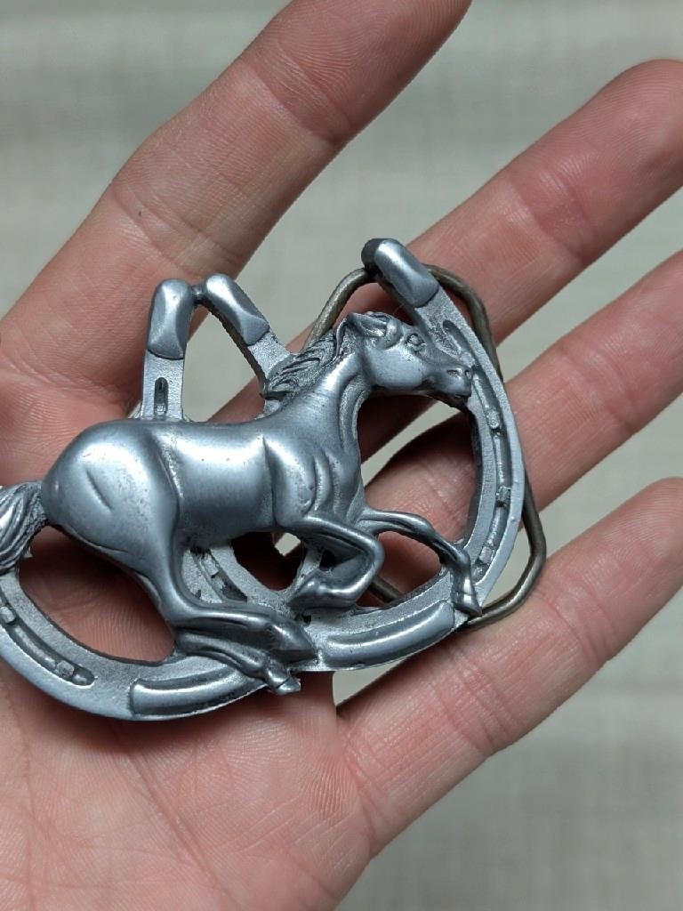 vintage HORSE belt buckle HORSESHOES cowboy WESTERN mustang PEWTER rodeo