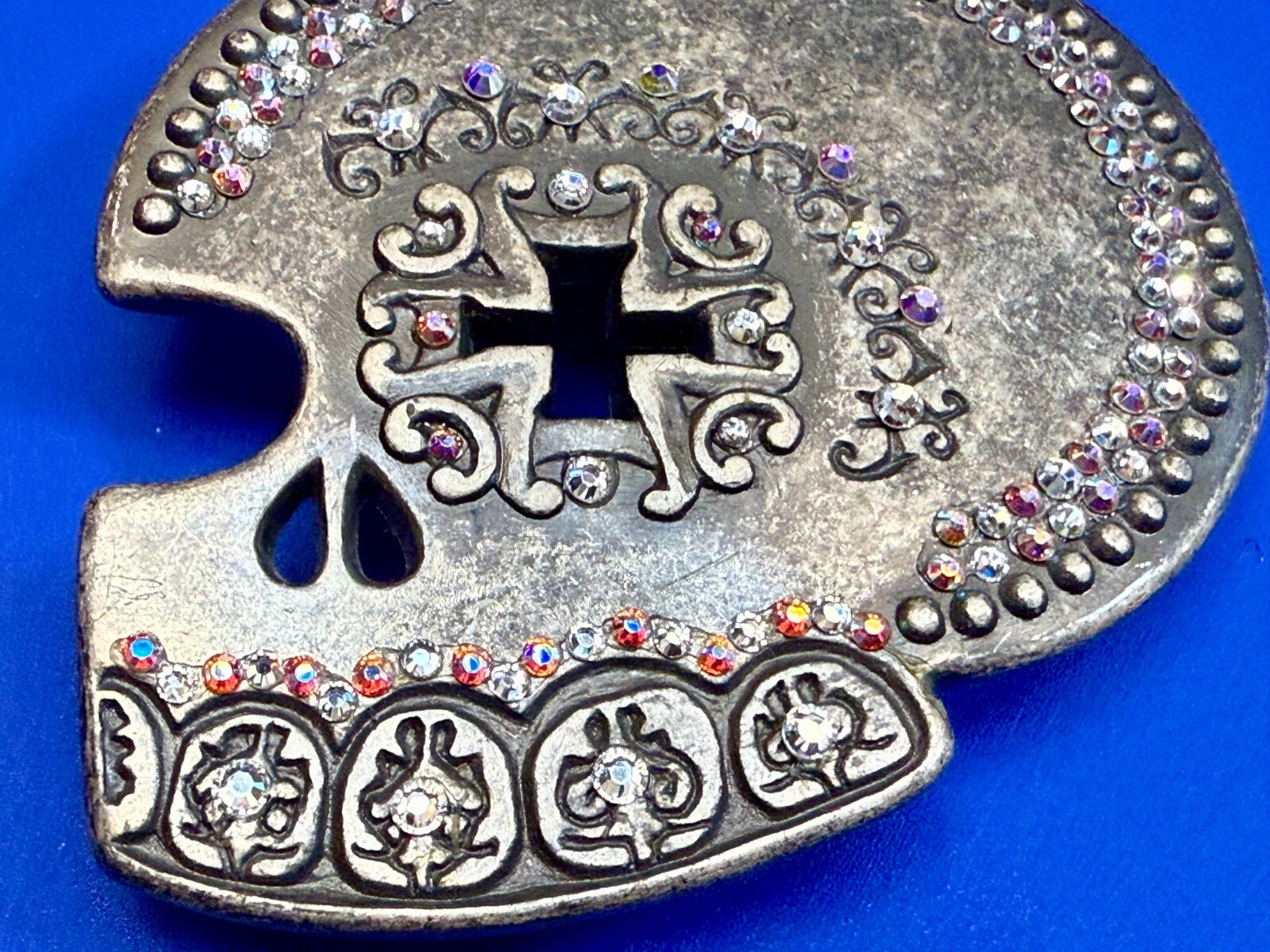 Skull Heads Cross with Rhinestone Accents Gothic Punk Biker ENMON Belt Buckle