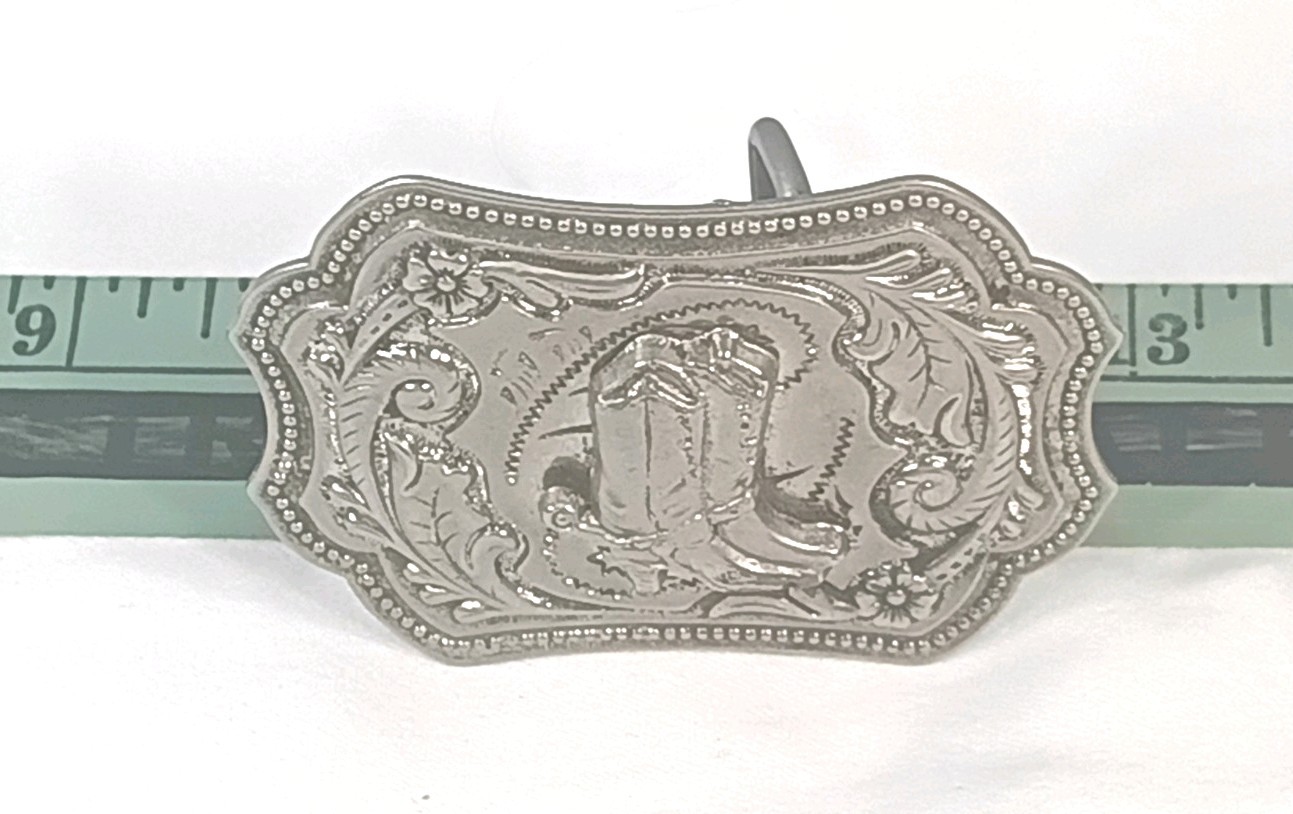 Vintage Western Silver Tone Belt Buckle Engraved Cowboy Saddle Motif 1-1/2&Prime; Belt