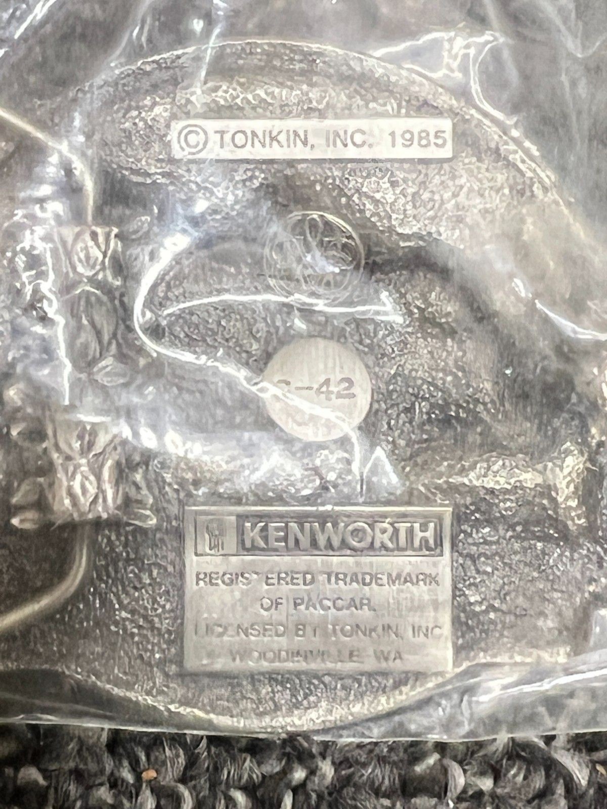 Kenworth Semi Truck Belt Buckle Tonkin USA C-42 – NOS Vintage 1985
