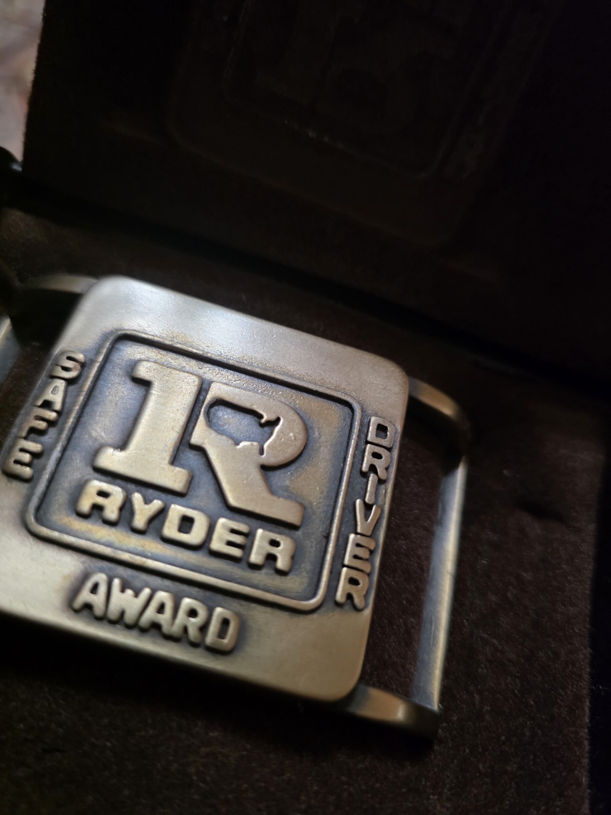 Vintage Ryder Truck Safe driver brass belt buckle Jostens 3&Prime; x 2&Prime; in box