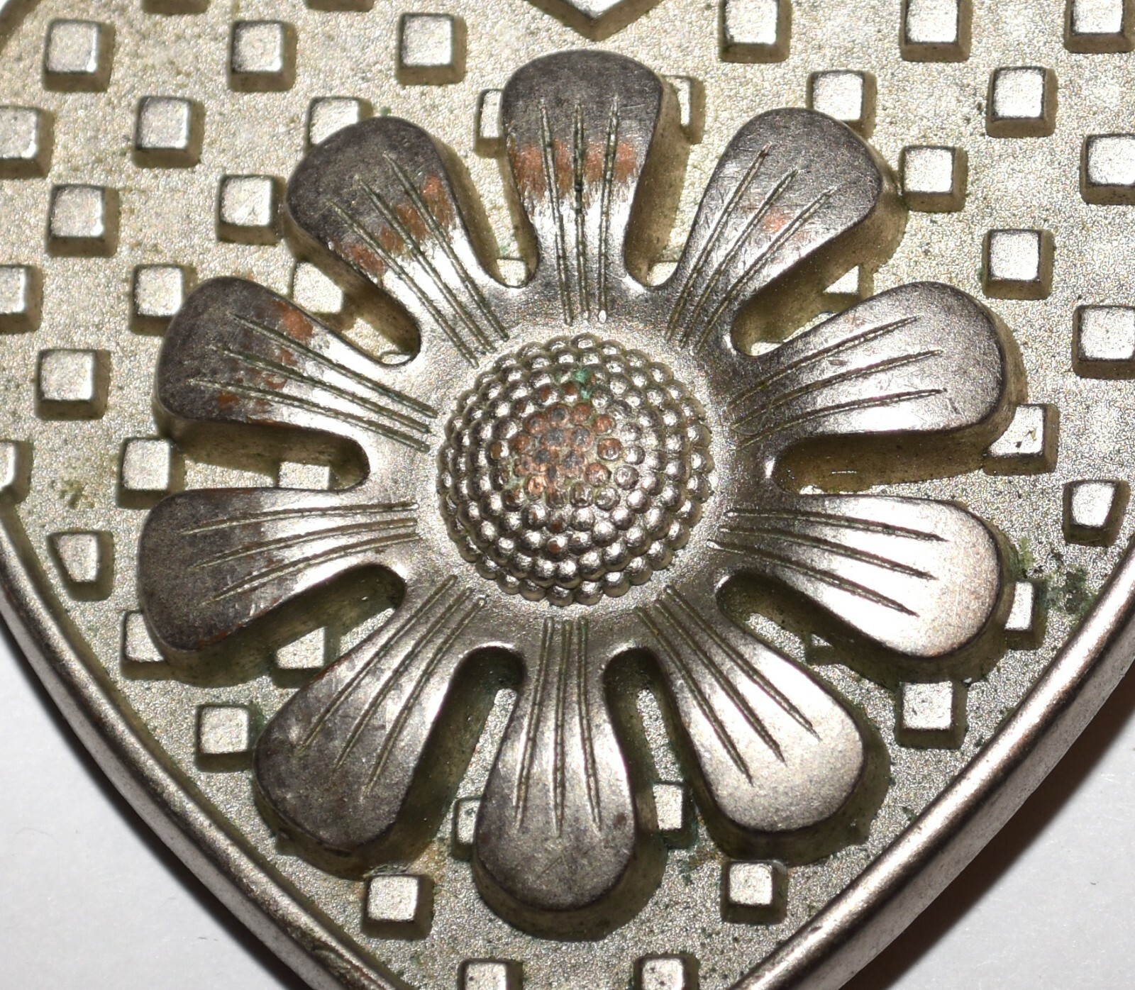 Studded Heart with 3 Dimensional Flower Silver Plated Belt Buckle