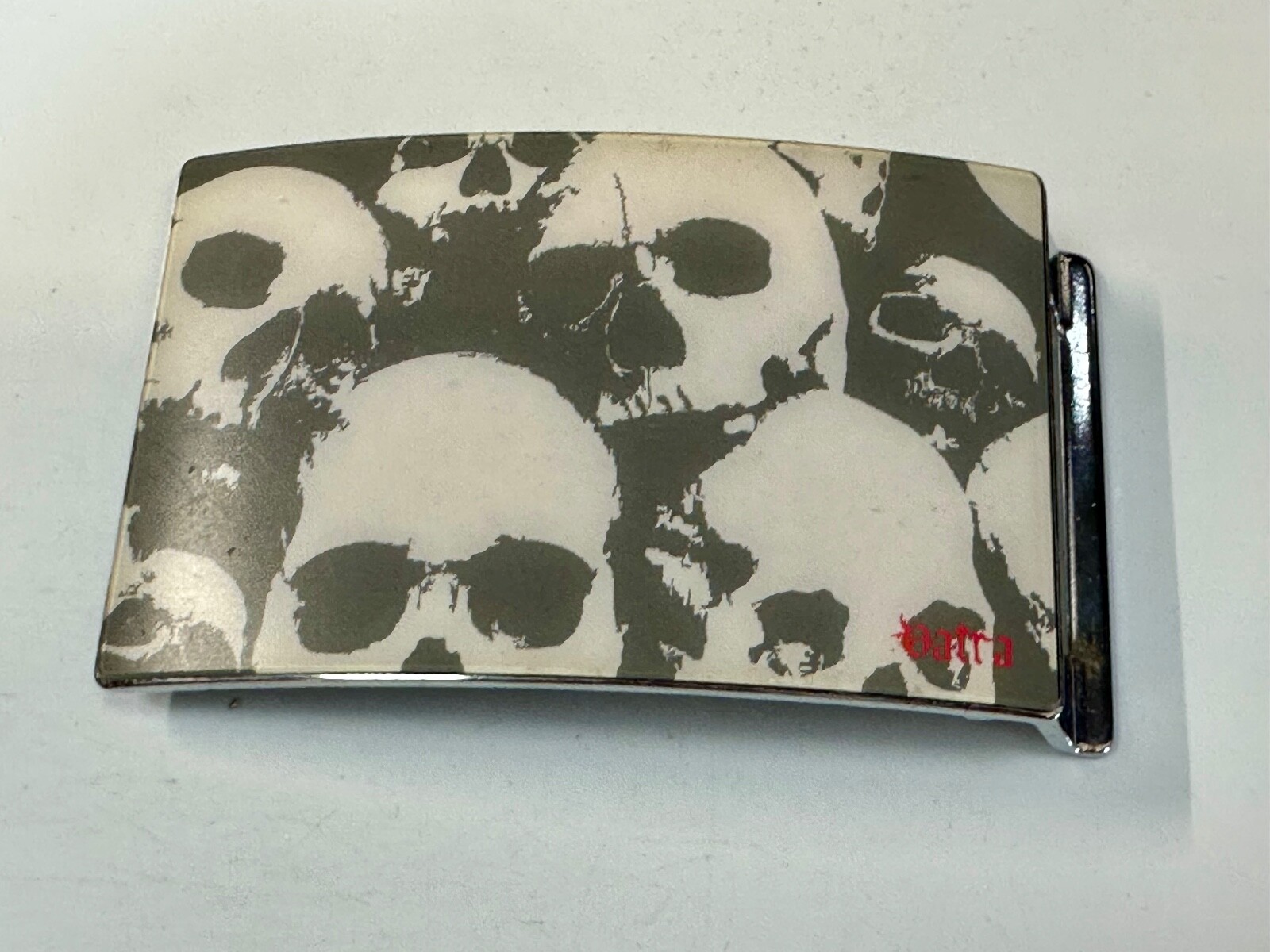 Multiple Skulls Silver Tone Picture unique Belt Buckle – Blood Red Batra