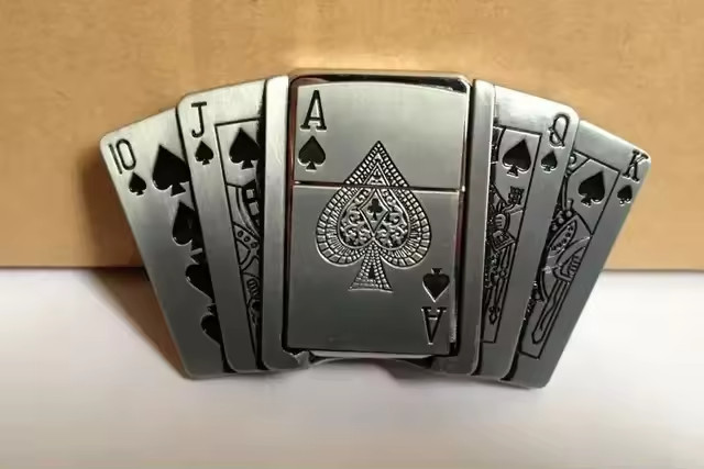 Men&rsquo;s Metal Belt Buckle Lighter – Refillable Novelty Outdoor Accessory