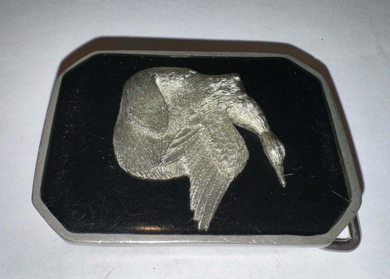 Vintage Bill Callahan Wildlife in Pewter Silver Bird Dog Belt Buckle Duck