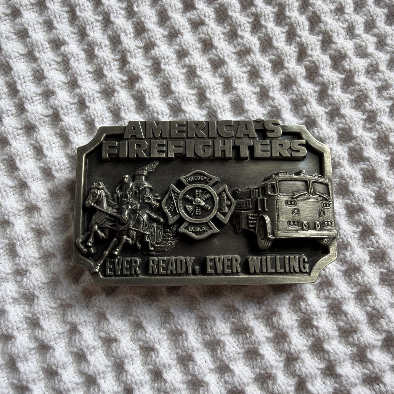Siskiyou America&rsquo;s Firefighters Ever Ready & Willing Belt Buckle 1983