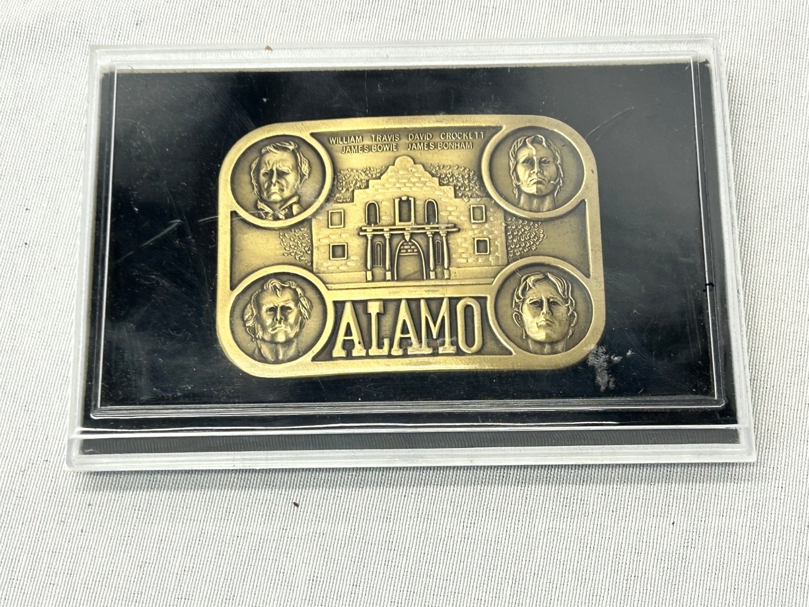 1985 Heroes Of The Alamo Commemorative Brass Belt Buckle