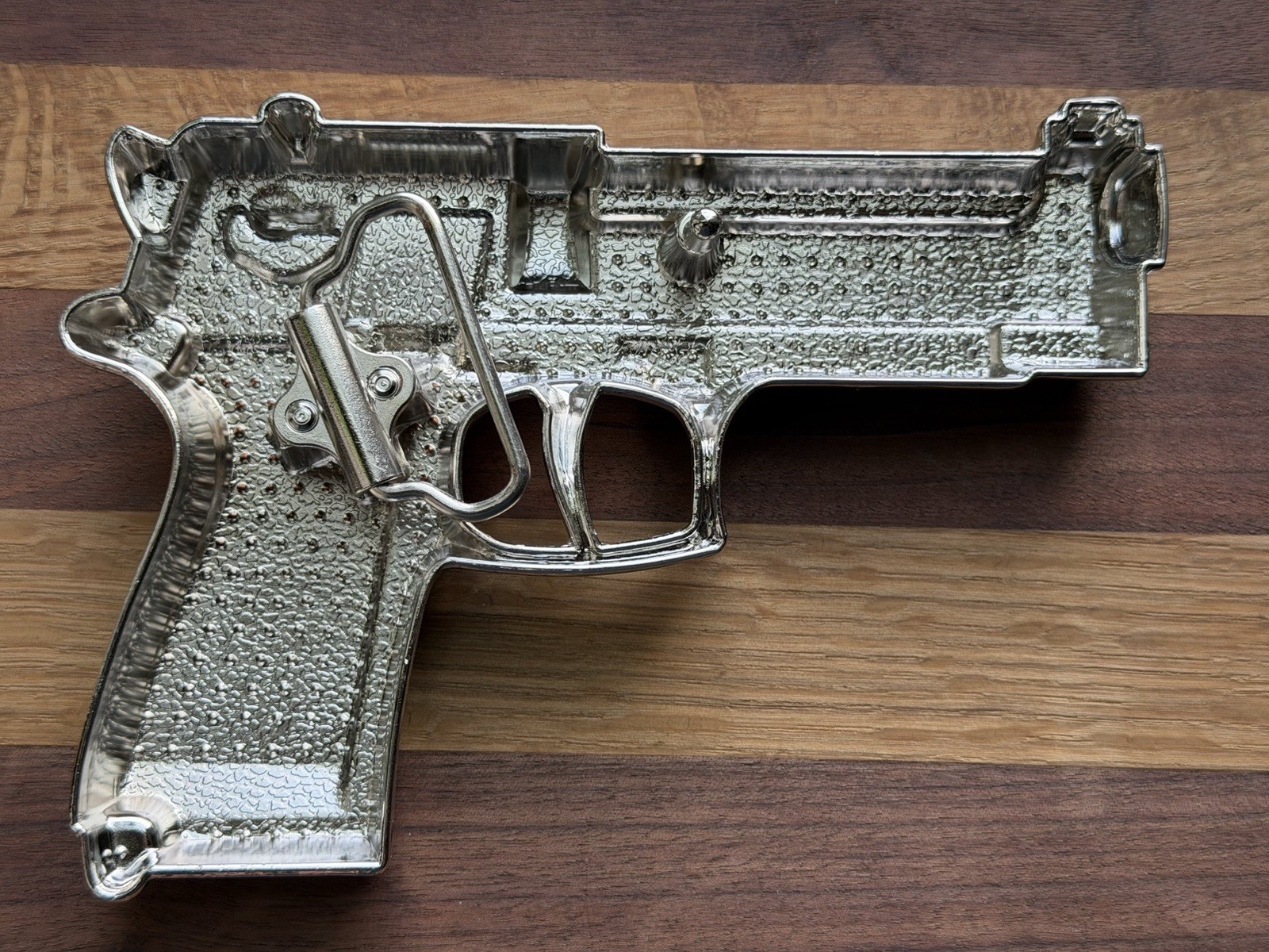 Gun Belt Buckle Iced Style Silver Metal Full of Rhinestones Revolver Pistols Men