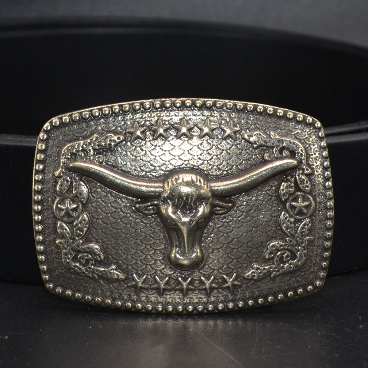 Lost-Wax Casting Solid White Copper Bull Men&rsquo;s Belt Buckle. (Belt Not Included)