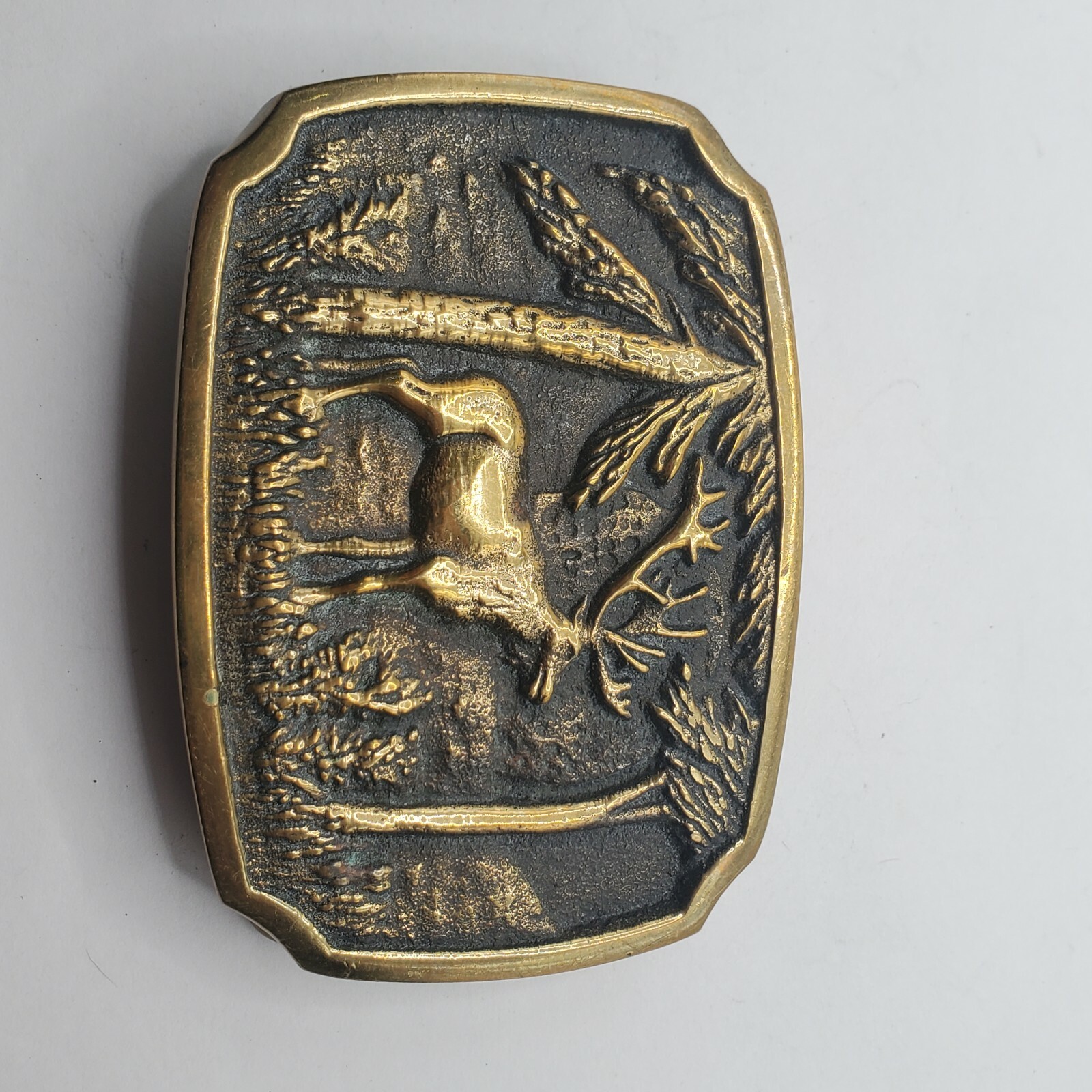 VINTAGE ELK BELT BUCKLE SOLID BRASS COLLECTIBLE HUNTING SPORTSMANSHIP BUCKLE