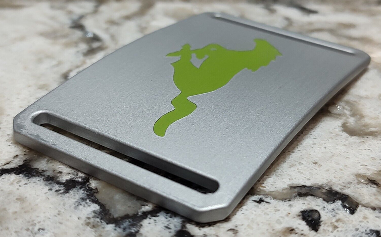 GRIP6 BELT BUCKLE – FORD MUSTANG in GREEN – GRANITE SILVER – 1.5 INCH WIDE