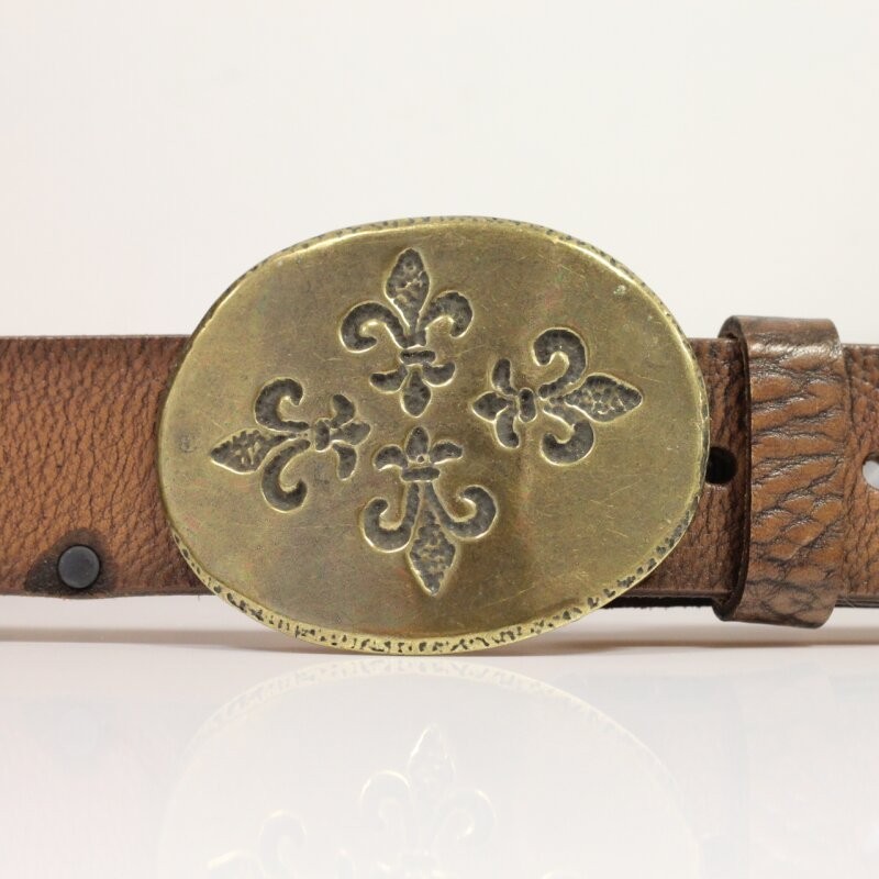 Fleur de Lys Quartet Belt Buckle in Antique Brass – Decorative Metal Buckle
