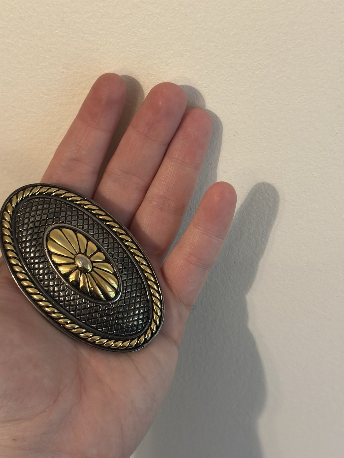 Men&rsquo;s Western Oval Floral Belt Buckle Gold & Silver Tone Metal