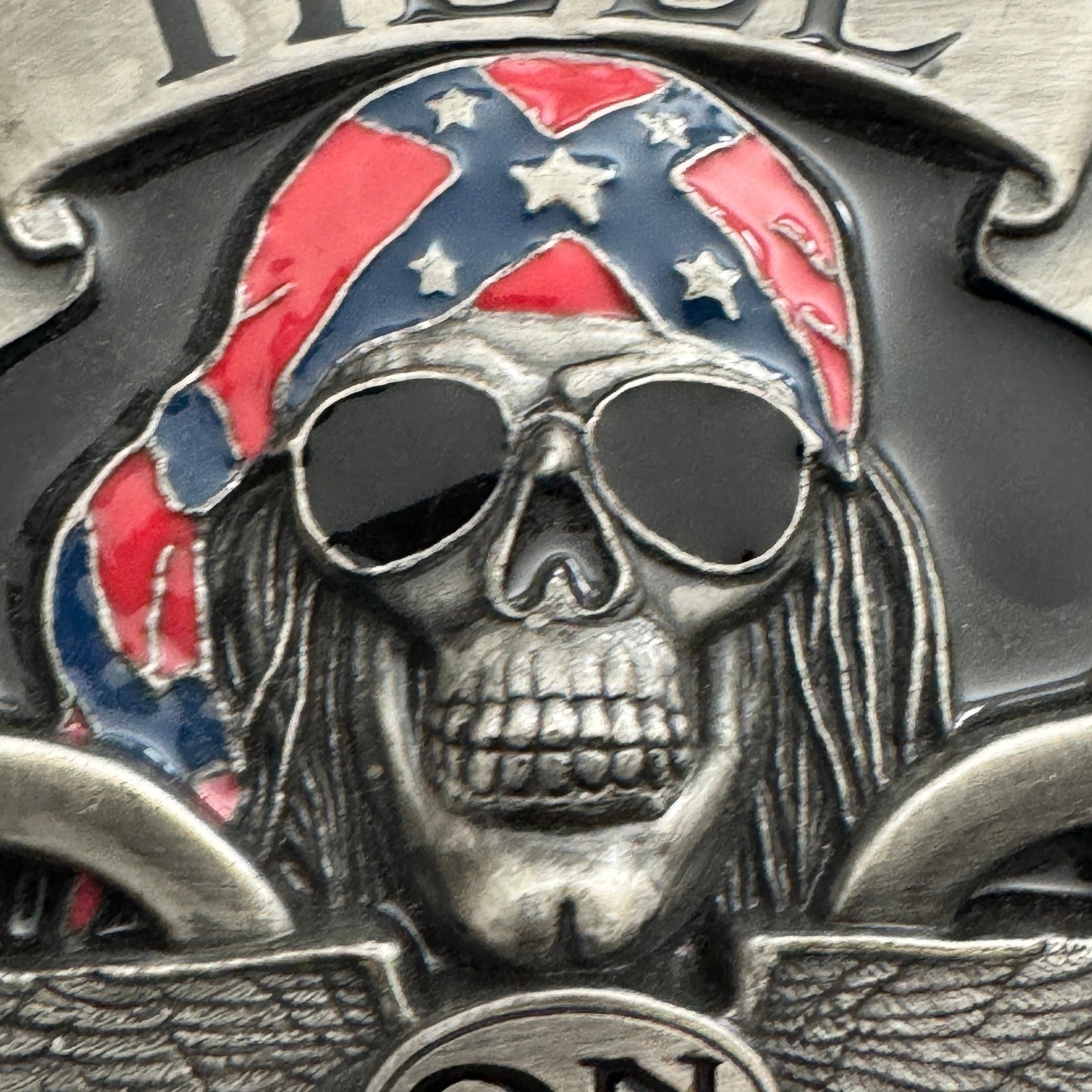 Siskiyou Hell on Wheels Skull Bandana Sunglasses Pewter Belt Buckle OS300