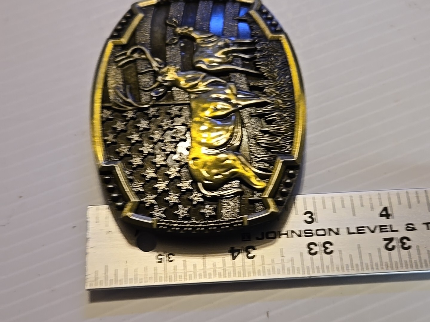 AMERICAN FLAG DEER HUNTING BUCK HUNTER Metal Belt Buckle (BRASS LOOKING)