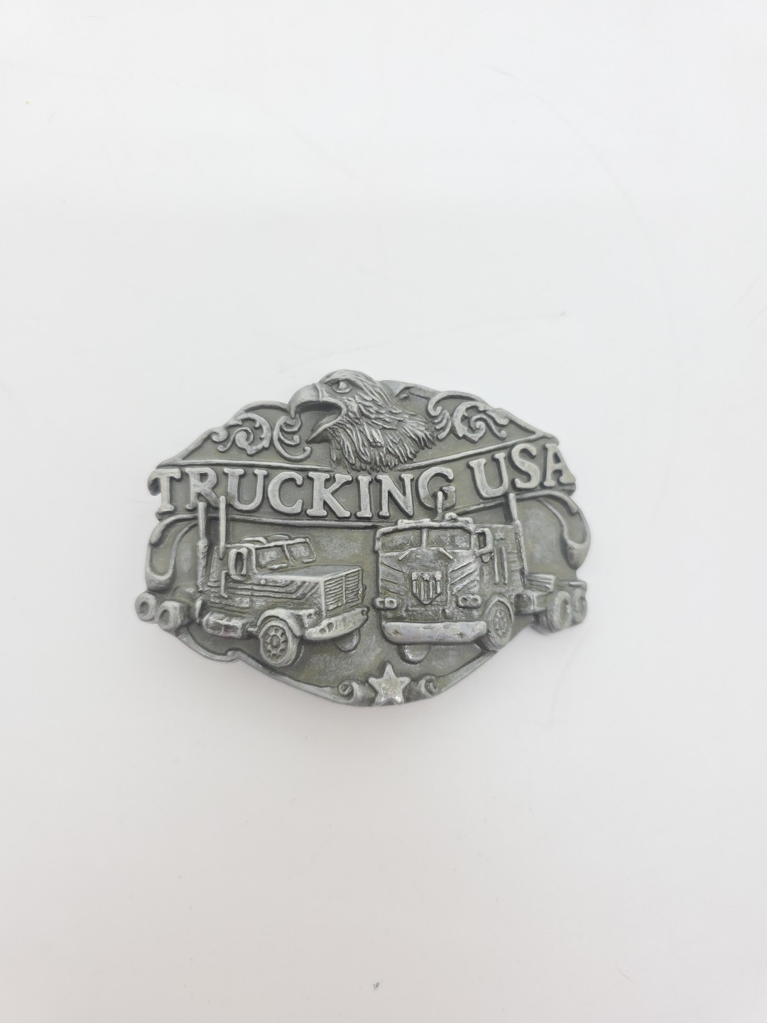 TRUCKING USA TRUCKER 18 WHEELER COOL BELT BUCKLE 100% Zink