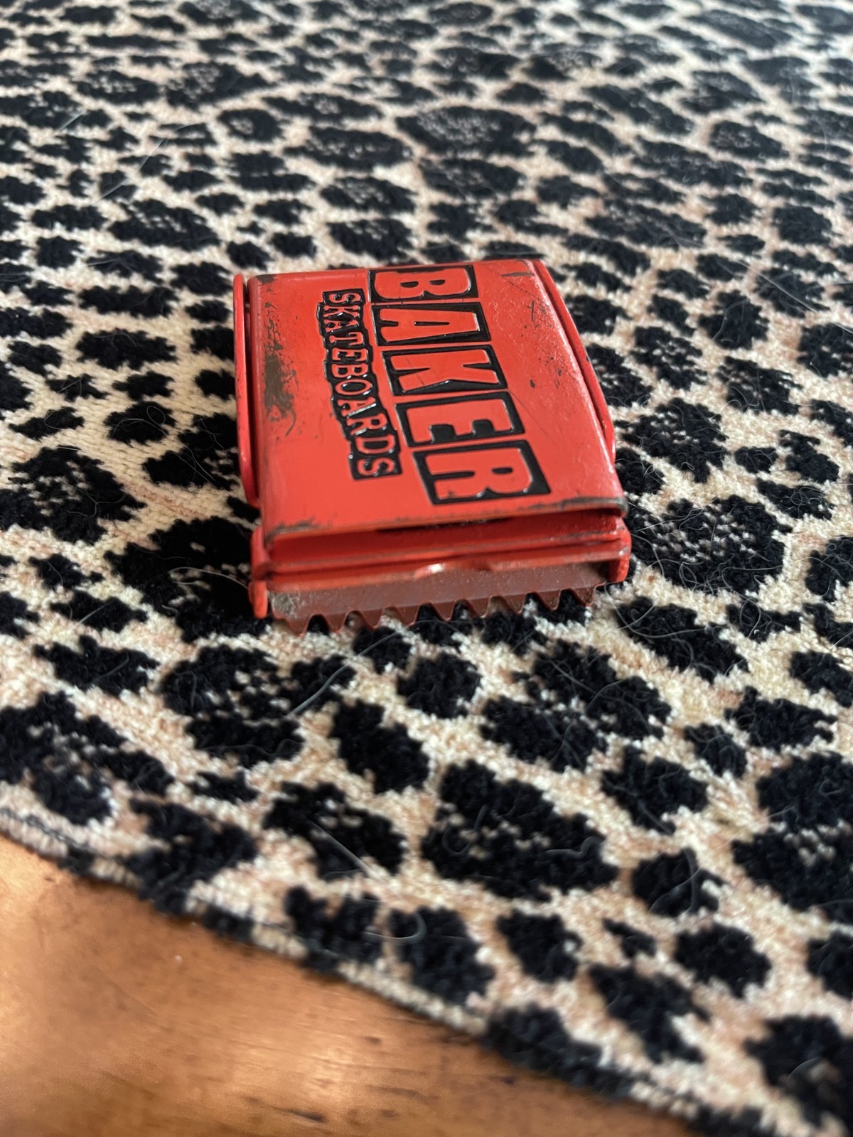 VINTAGE BAKER SKATEBOARDS SKATER BELT BUCKLE RED BLACK Y2K COLLECTABLE USA RARE!
