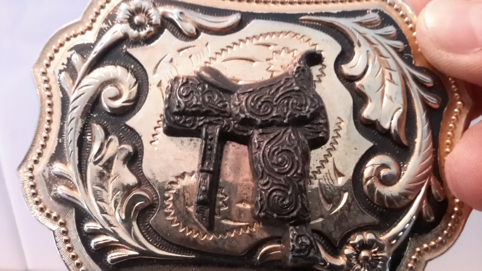 Vintage? Unmarked Belt Buckle Flower Pattern Pre-owned