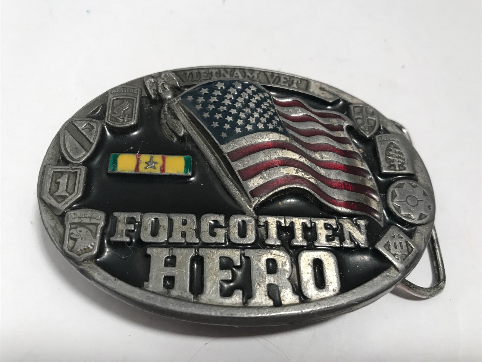Vintage C+J 1987 Vietnam Vet « Forgotten Hero » Enamel Belt Buckle CJ1468 USA