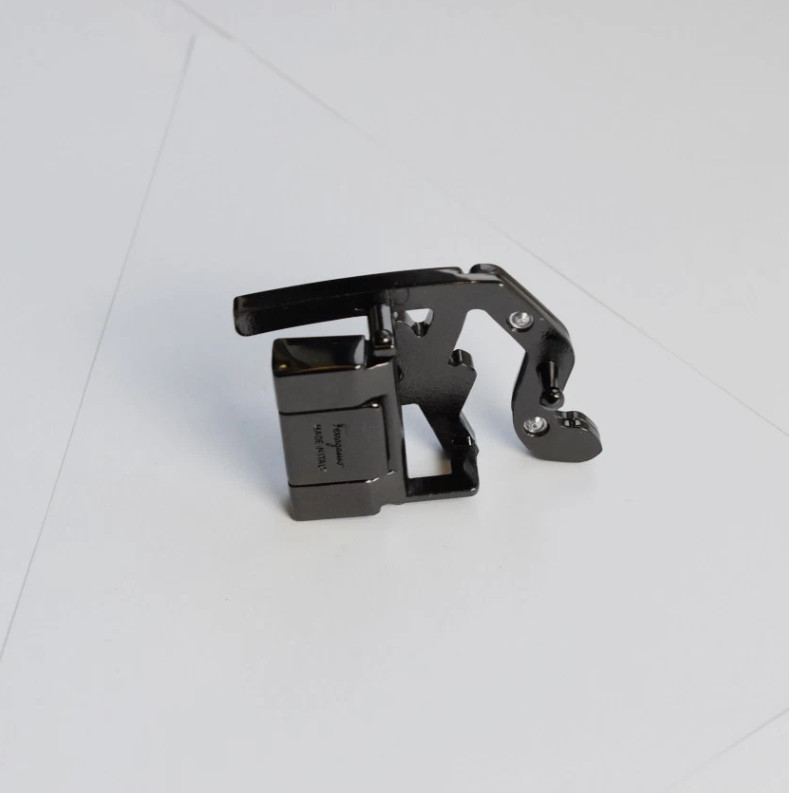 Men Black W Silver Grey Salvatore Ferragamo « SF » Logo Belt Buckle for 3.5cm Belt