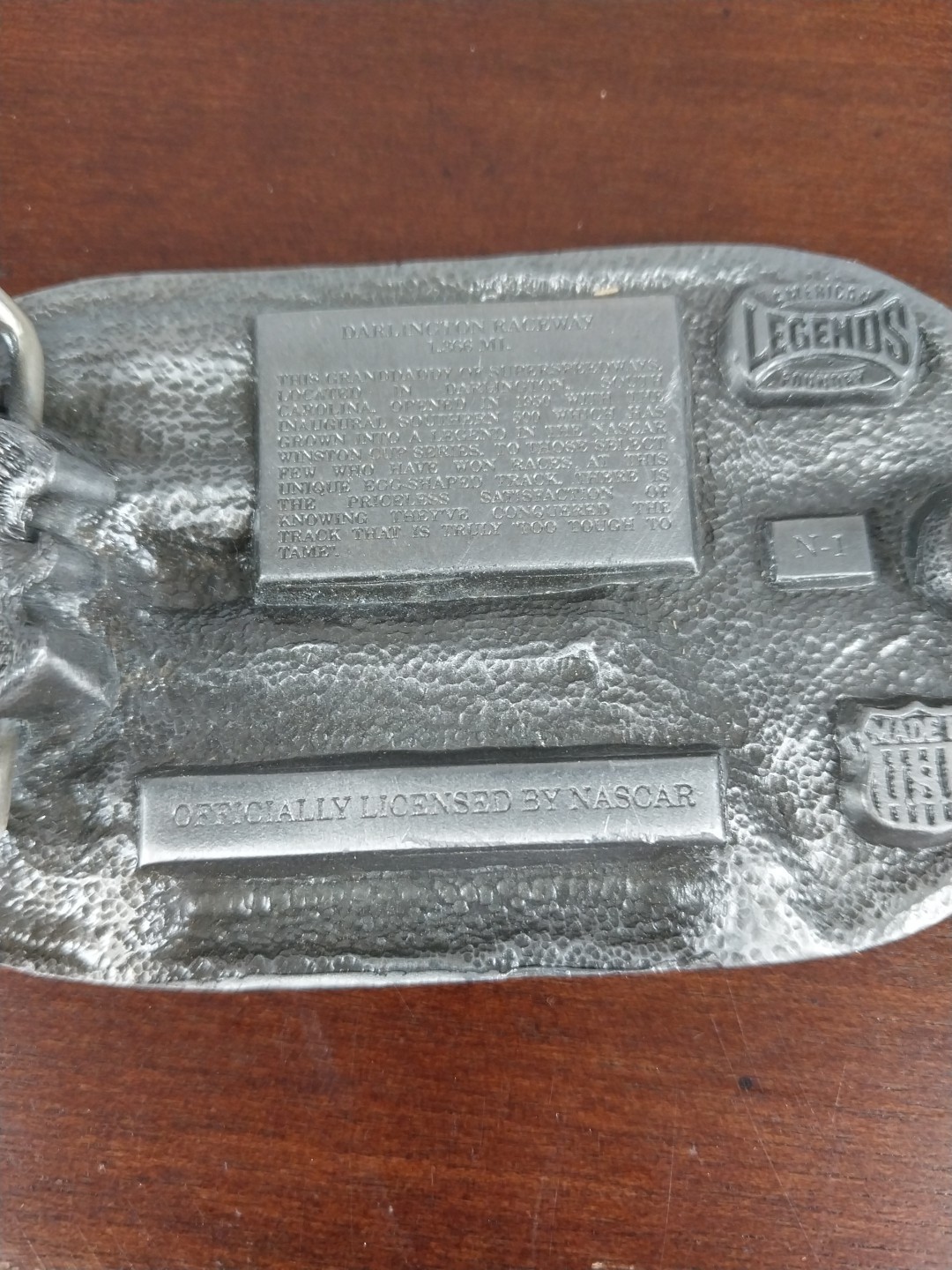 Darlington Speedway Racetrack Belt Buckle NASCAR USA Made « To Tough To Tame » N-1