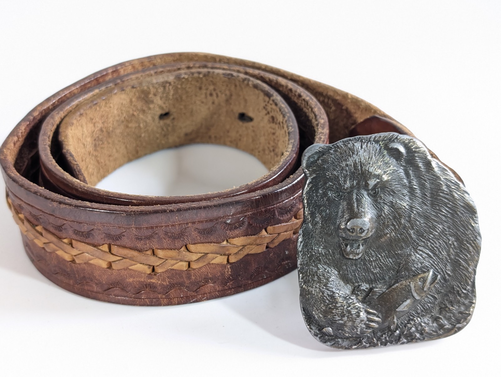 1978 Bergamot Bear in Stream w Fish, Solid Brass Belt Buckle w Leather Belt 36&Prime;