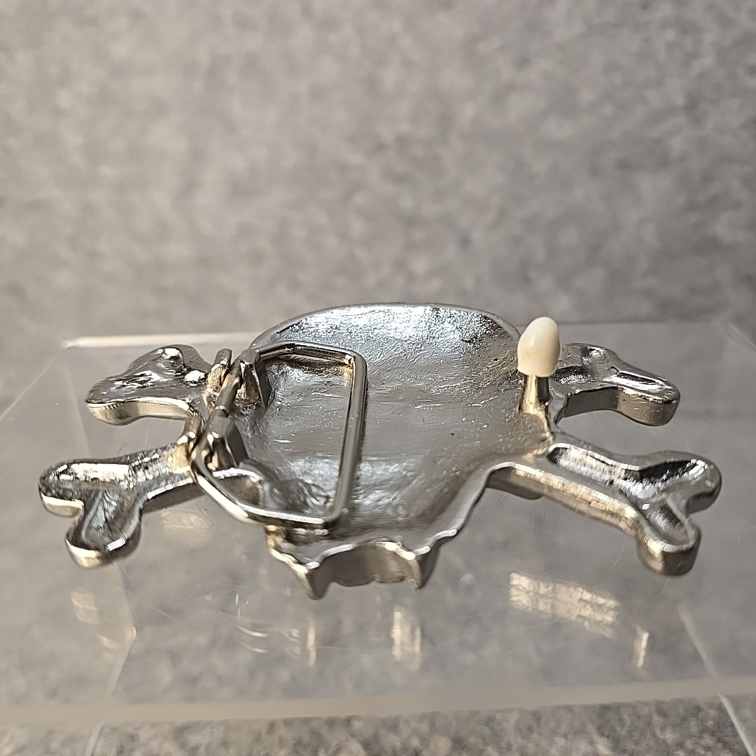 Belt Buckle Skeleton Pirate Bones Skull Punk Rocker Silver Tone Metal Black Eyes