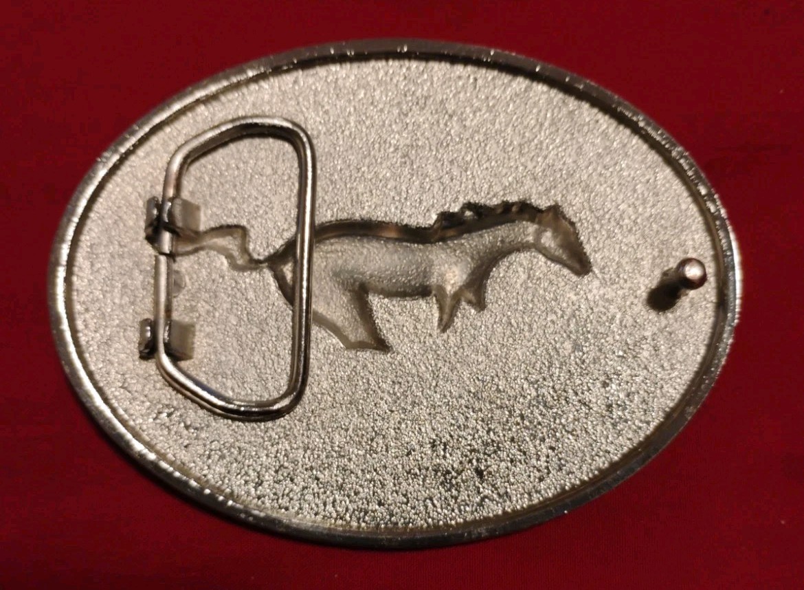 1pcs Mustang Car Belt Buckle Metal Suit 4cm Belt Width 11x8cm