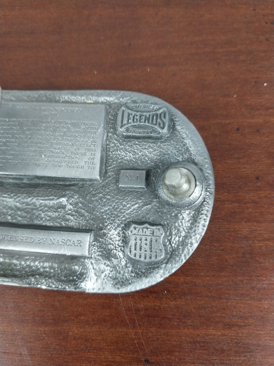 Darlington Speedway Racetrack Belt Buckle NASCAR USA Made « To Tough To Tame » N-1