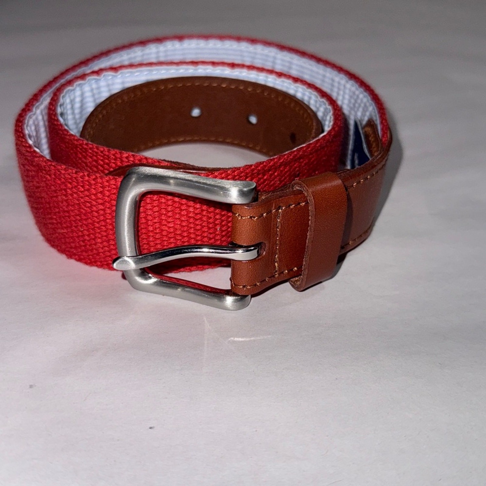 Vineyard Vines Jetty Red Cotton Leather Canvas Club sailboat size 32