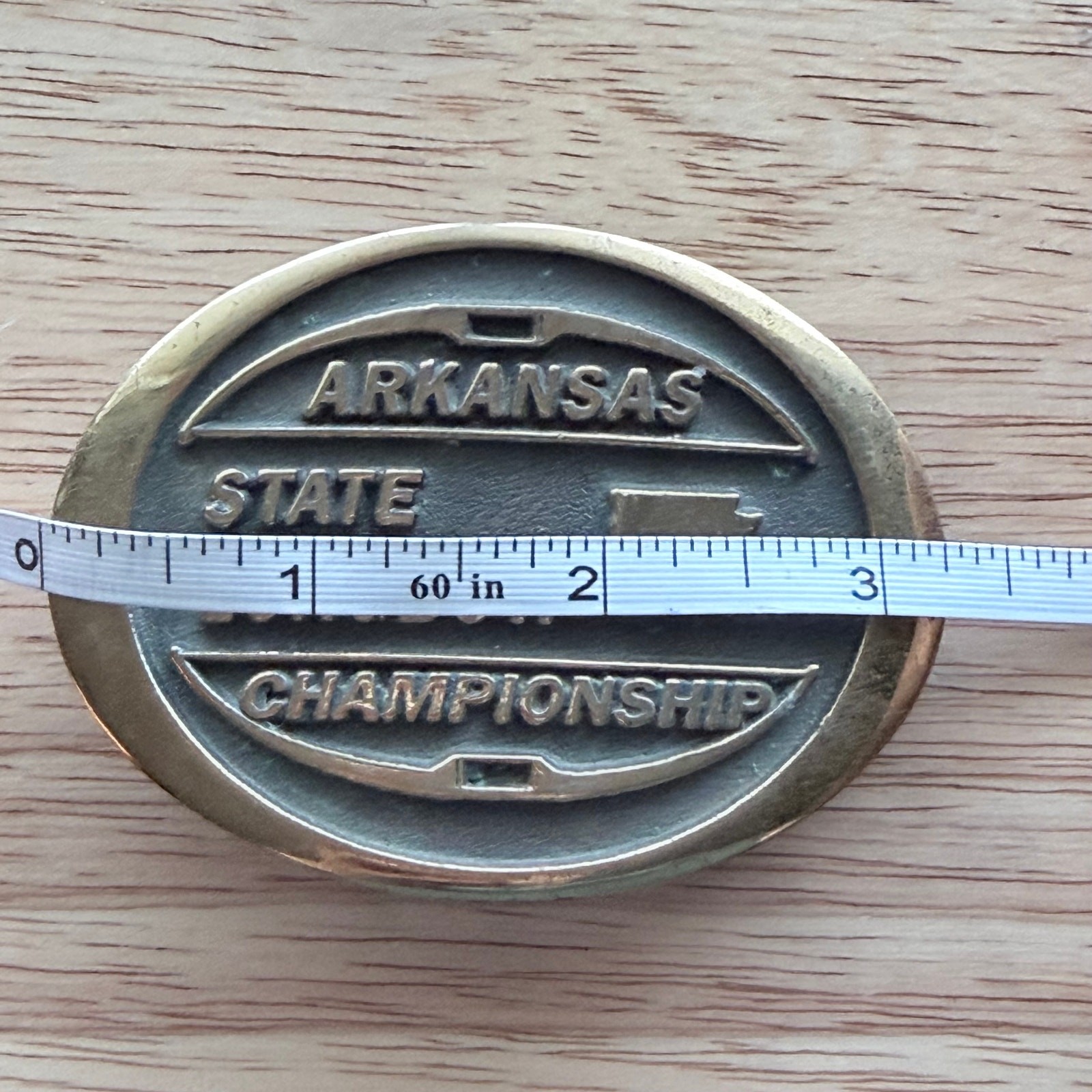 vintage arkansas state longbow championship belt buckle brass tone metal 1998