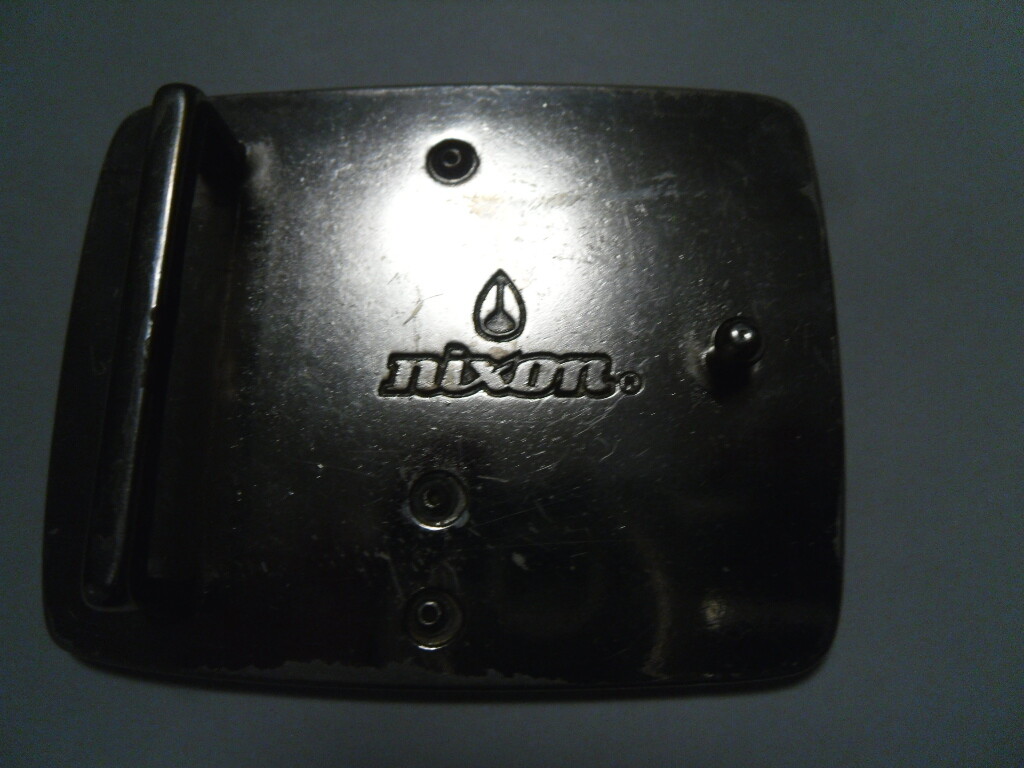 NIXON BROWN WOOD GRAIN SILVER METAL SKATER BELT BUCKLE