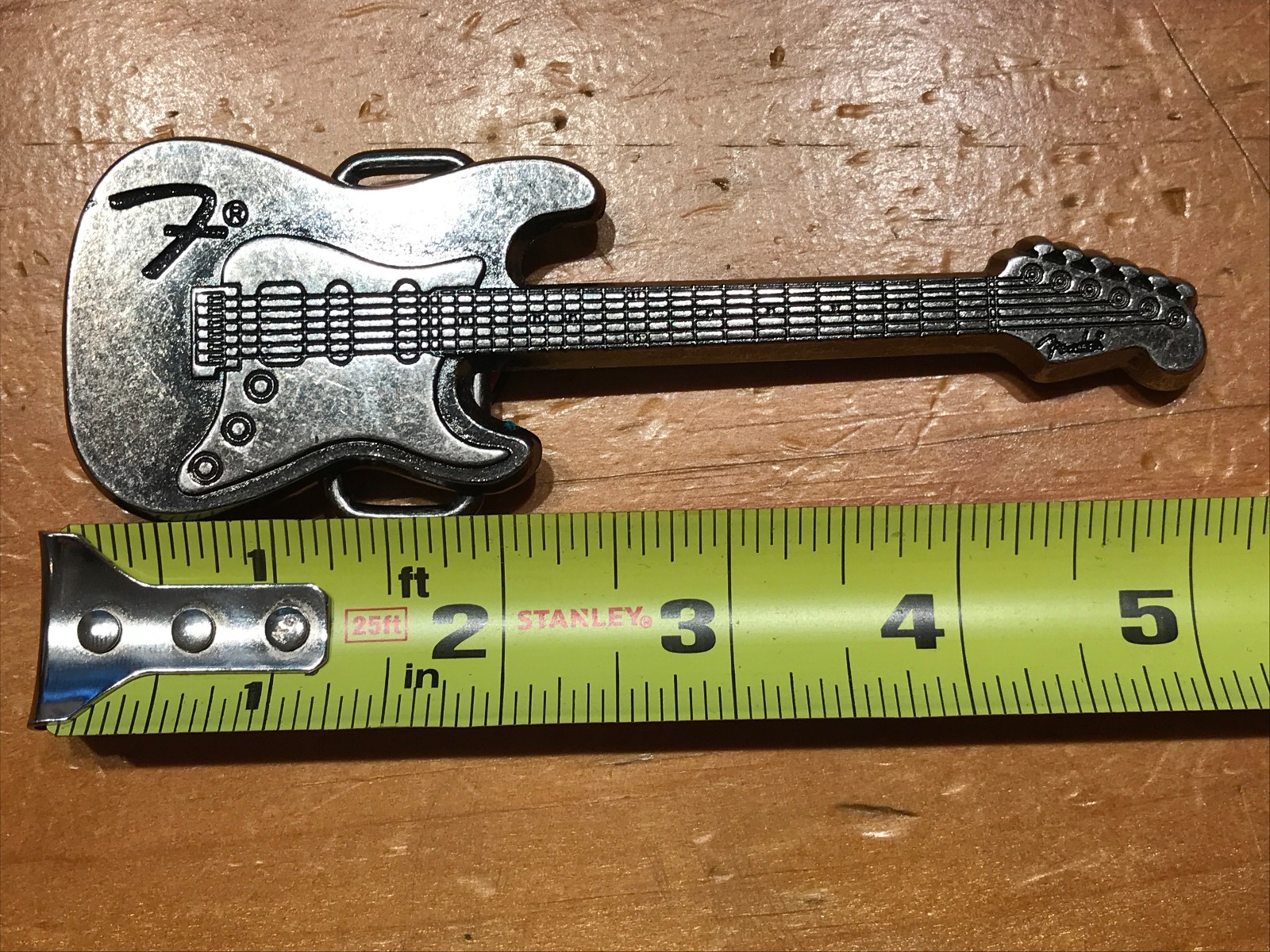 CLASSIC FENDER STRATOCASTER GUITAR GUN METAL GREY BELT BUCKLE