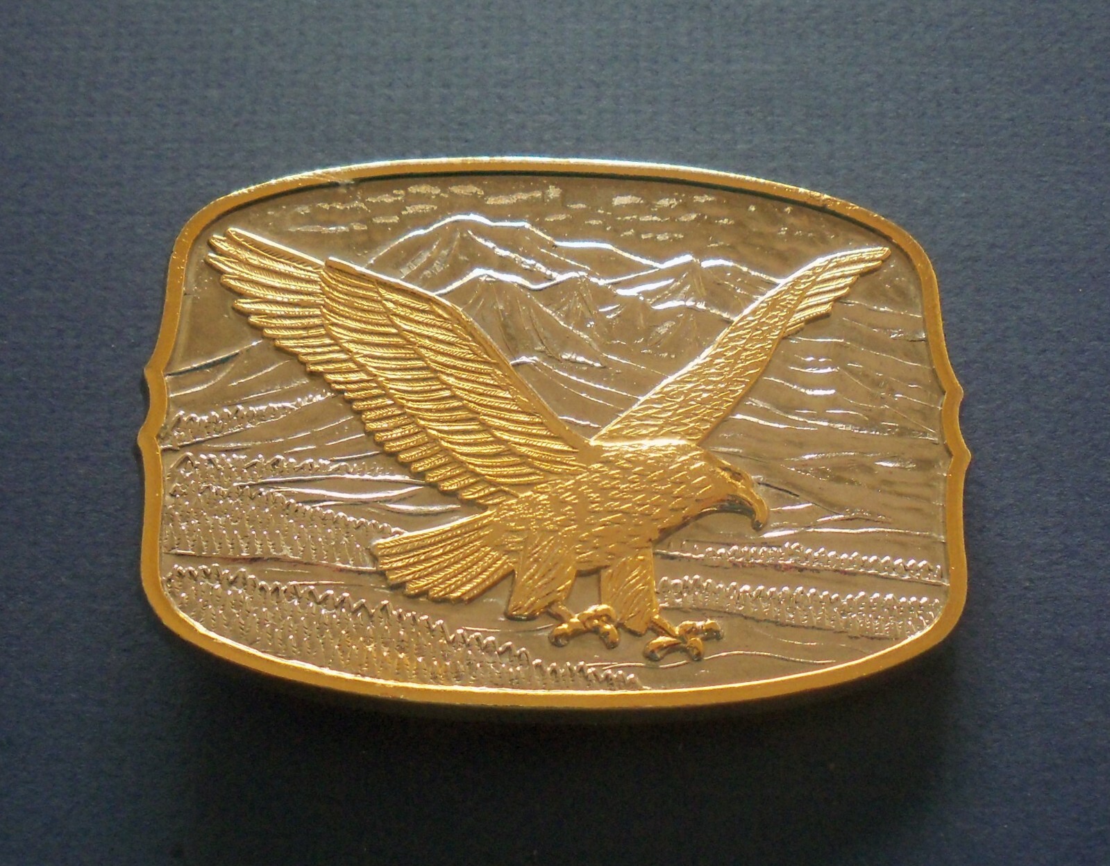Bald Eagle on Mountains Belt Buckle – Silver & Gold Tone