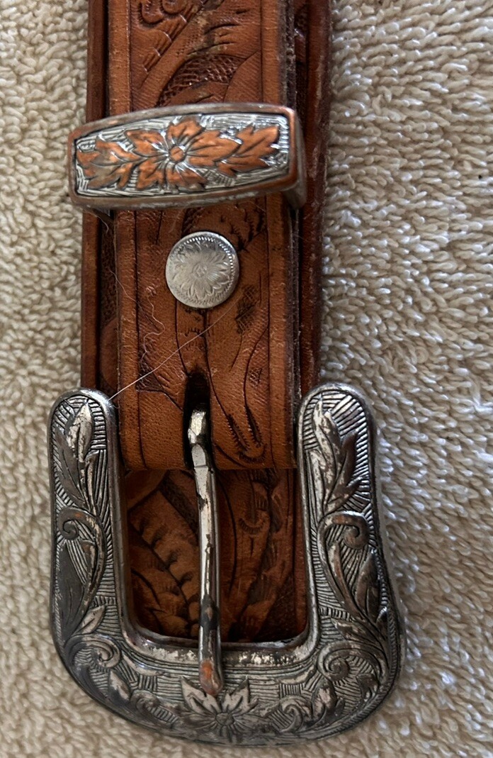 Western Vintage Men&rsquo;s Belt Buckle Custom Personalized Monogrammed Leather Belt
