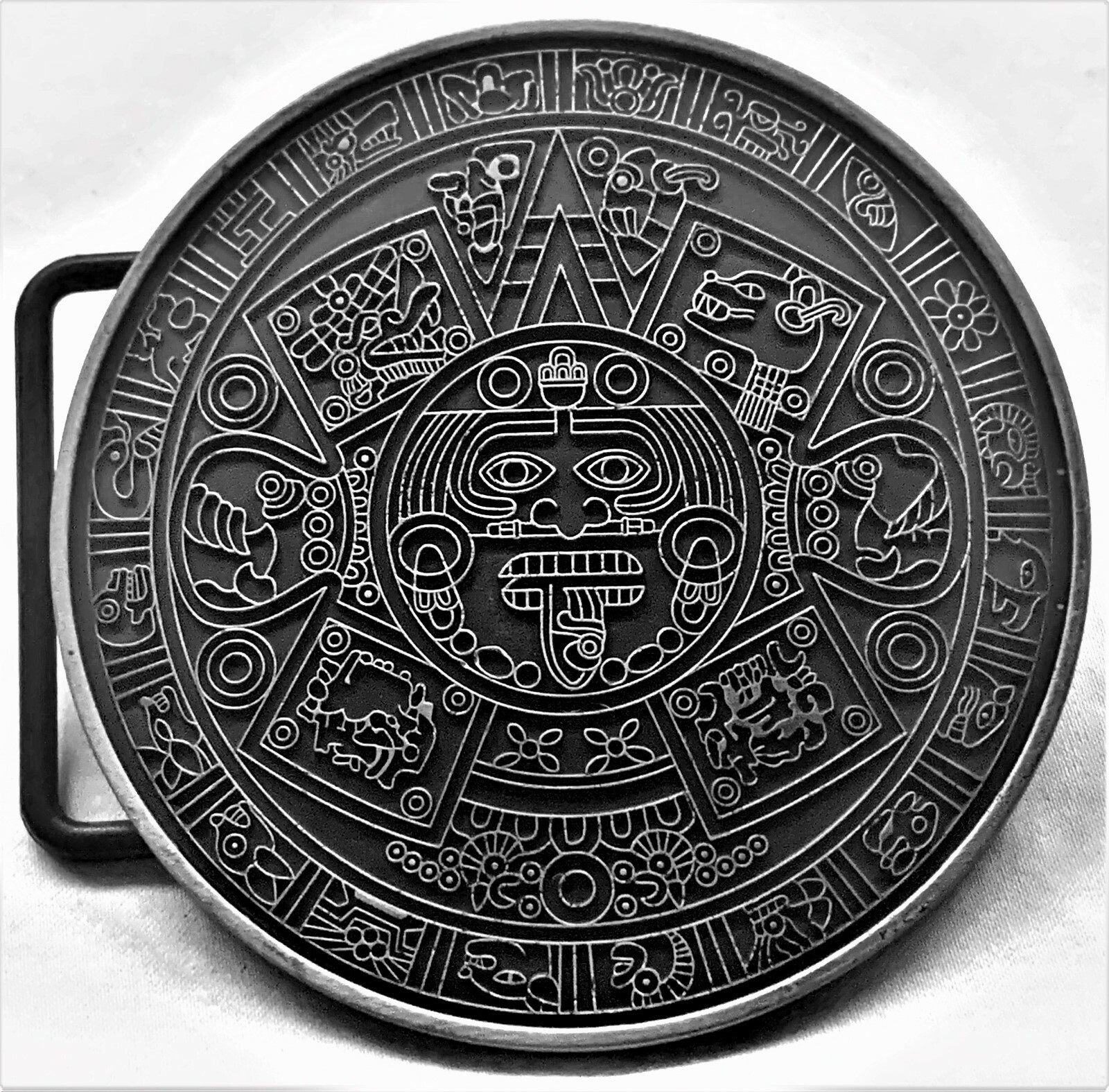BELT BUCKLES Aztec Mayan Inca Calendar Antiqued Silver, Gray Circle Round NWOT!