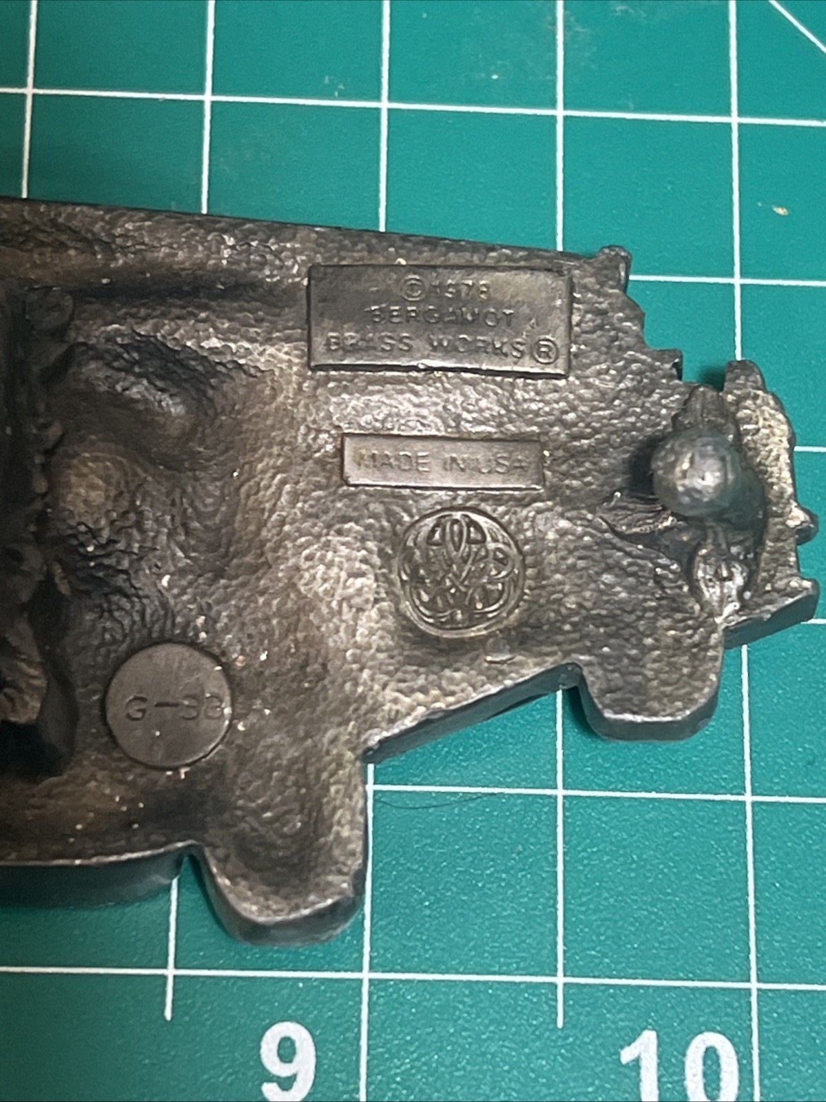 RED FIRE LADDER TRUCK SHAPED CUTOUT BELT BUCKLE BERGAMOT BRASS WORKS USA 1978