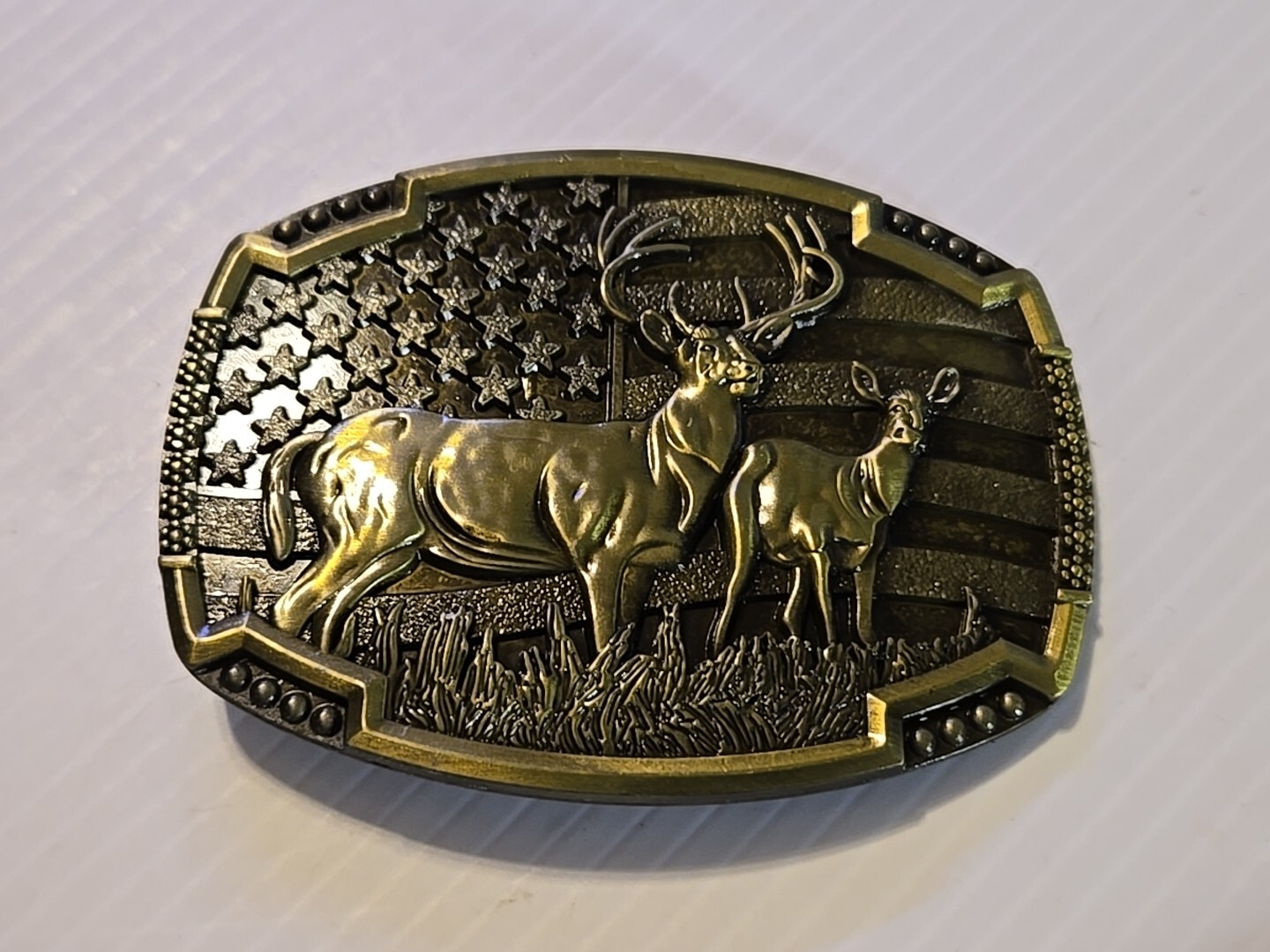 AMERICAN FLAG DEER HUNTING BUCK HUNTER Metal Belt Buckle (BRASS LOOKING)