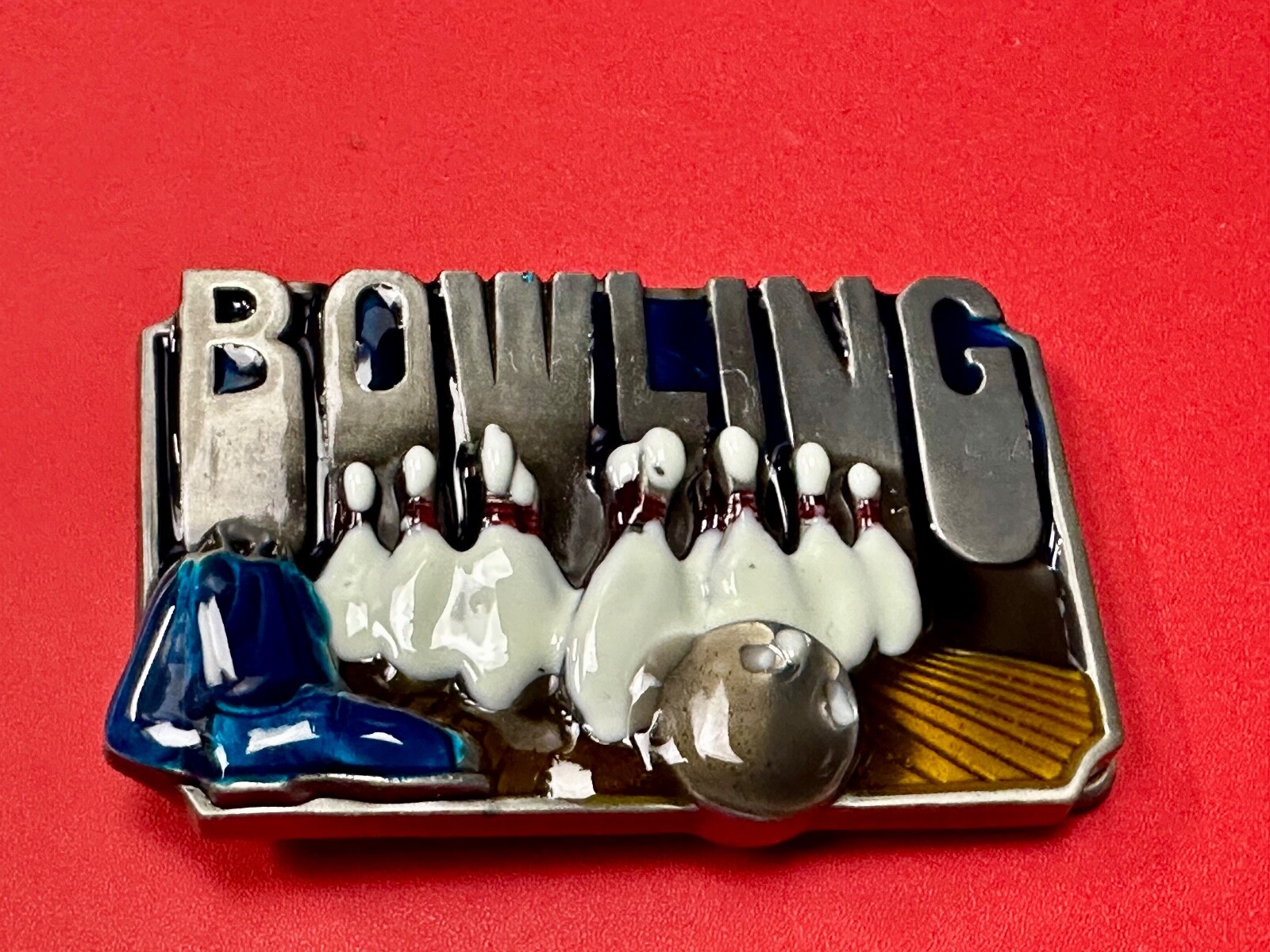 Bowling Sports Commemorative Belt Buckle – Raised Pins, Lane And Ball