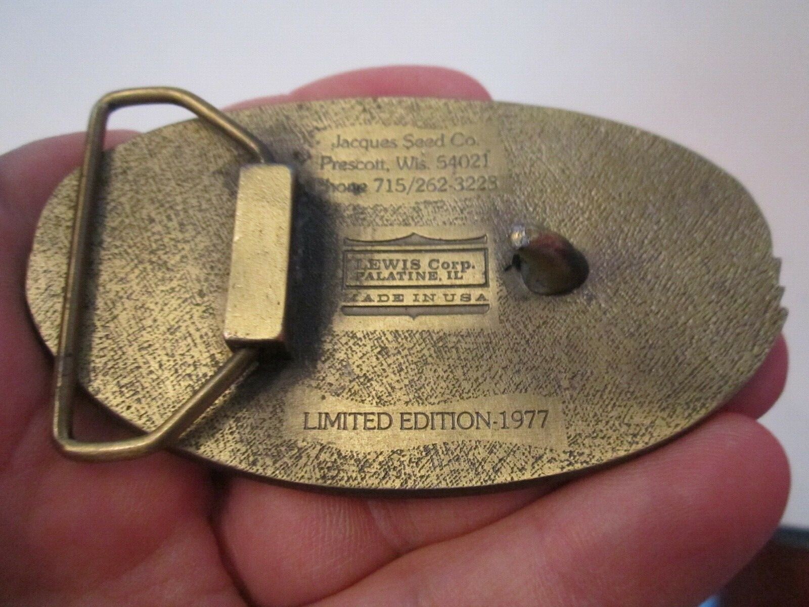 1977 JACQUES SEEDS BELT BUCKLE – FARMERS FEED THE WORLD – LIMITED ED. – GW-16