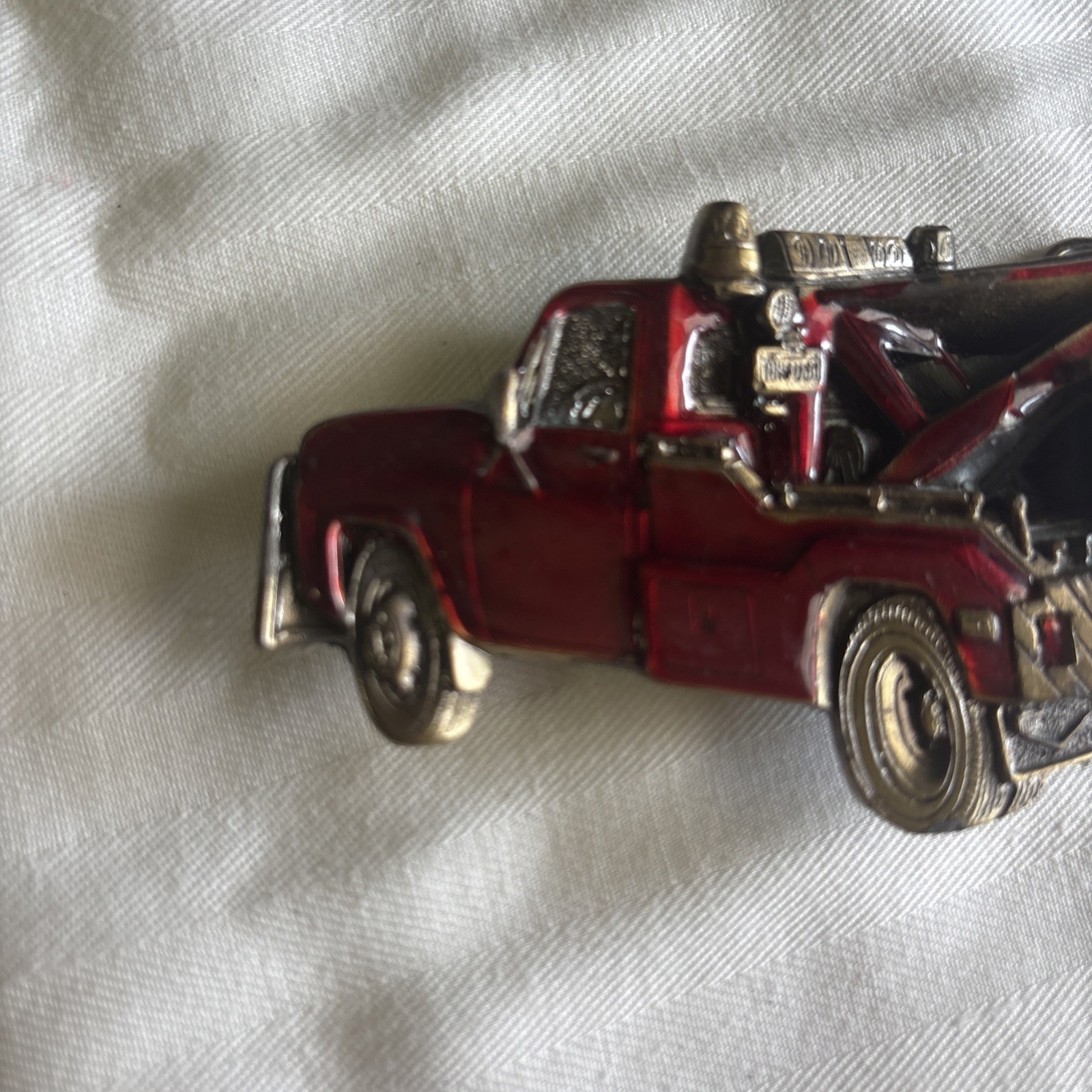Vintage RED Chevy TOW TRUCK BELT BUCKLE The Great American Buckle Co 1980 #735