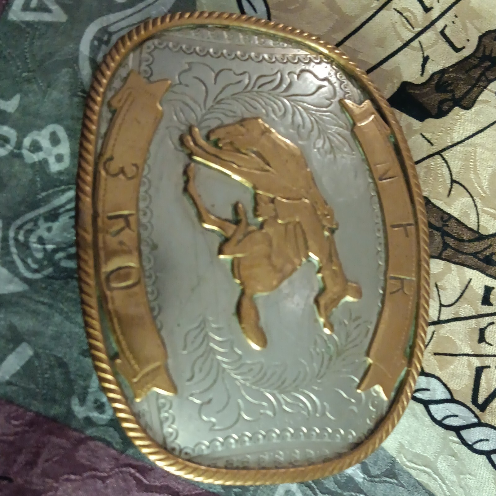 Men&rsquo;s Western Oval Belt Buckle Floral Engraved 2-Tone Antique 1.5in MPN 1973