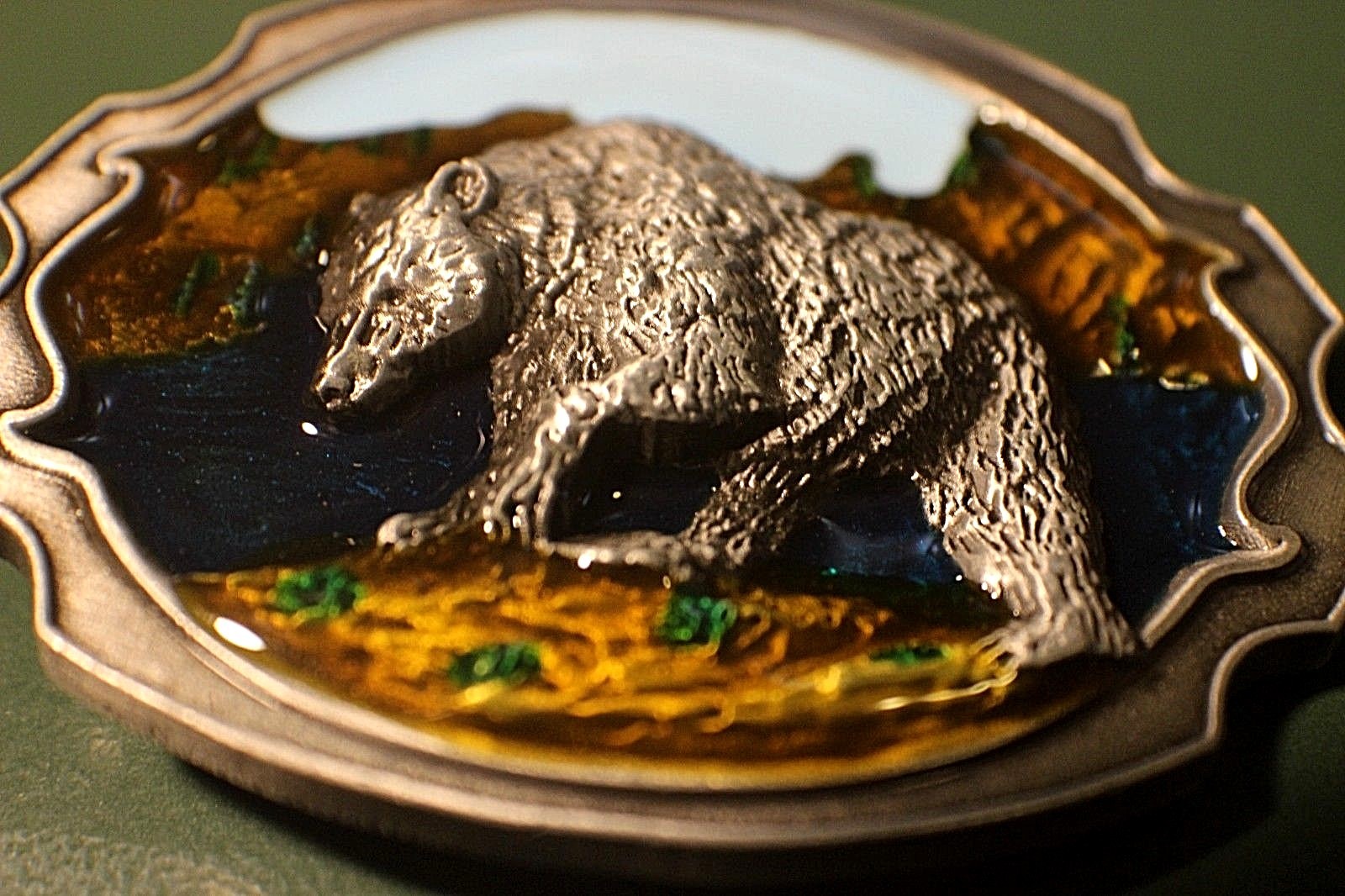 Bear grizzly Black belt buckle Scenery 3.1×2.4&Prime; Full Metal Outdoors USA Seller