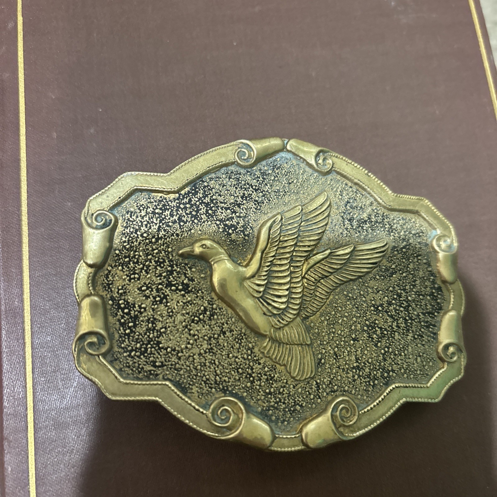 PHEASANT IN FLIGHT FLYING BIRD WILDLIFE HUNTING BRASS TONED BELT BUCKLE