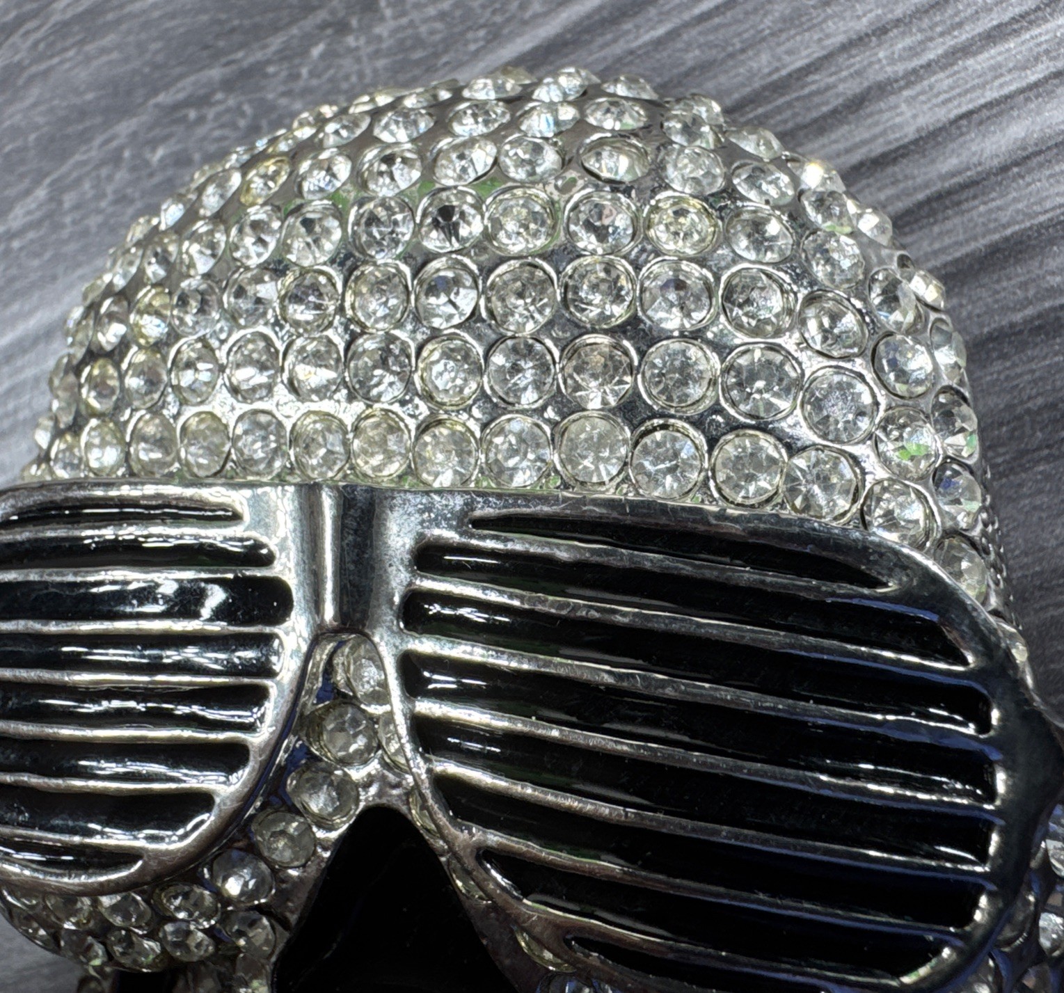 Skull Belt Buckle Wearing Sunglasses Silver Finish Clear Stone