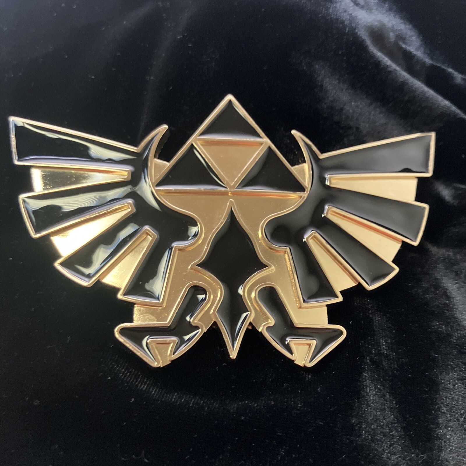 Nintendo Buckle The Legend Of Zelda Black and Gold Triforce Belt 4.75 x 2.75”
