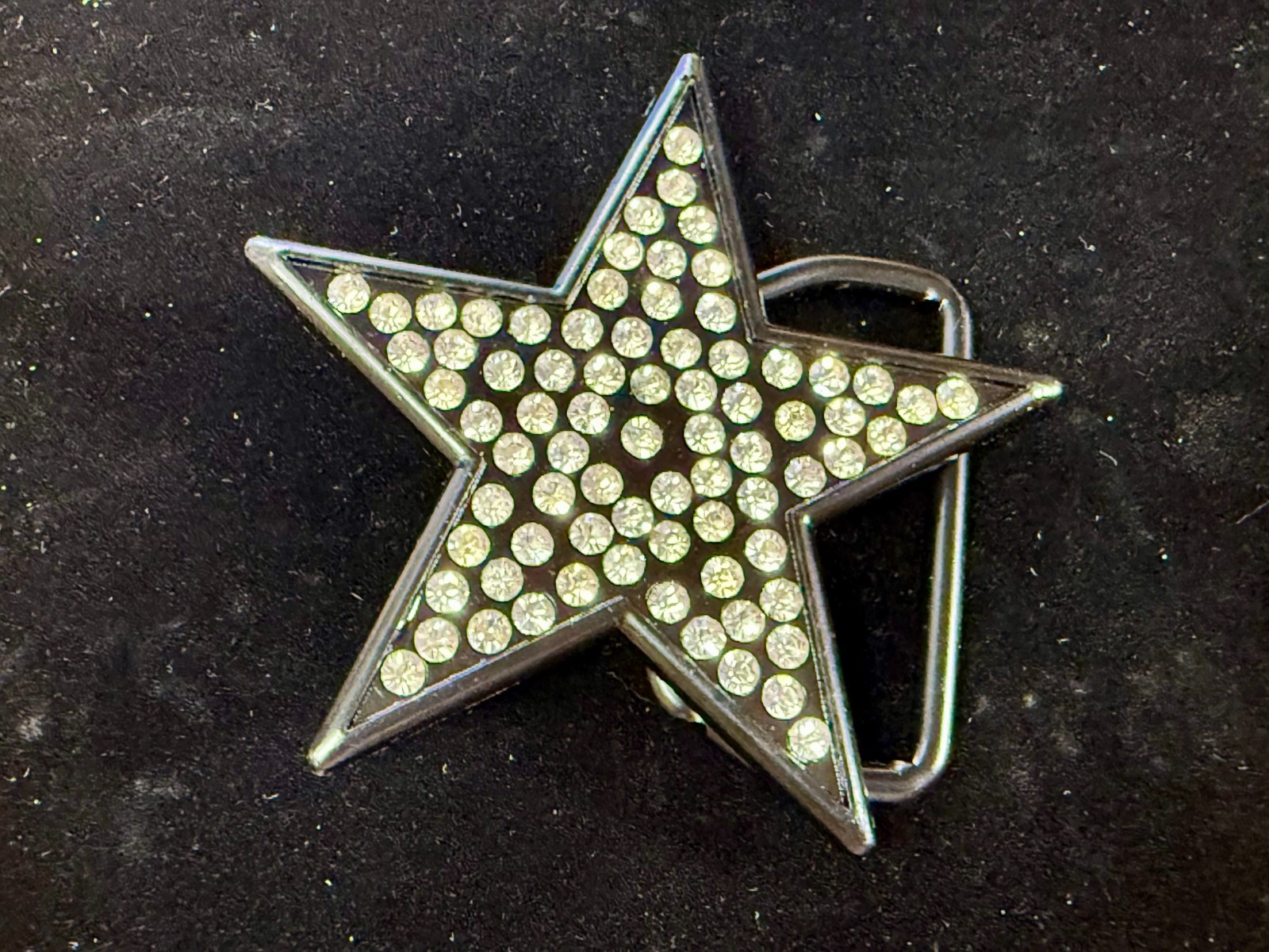 Star Shaped Buckle Rage – Clear Rhinestone Covered Black Metal Belt Buckle