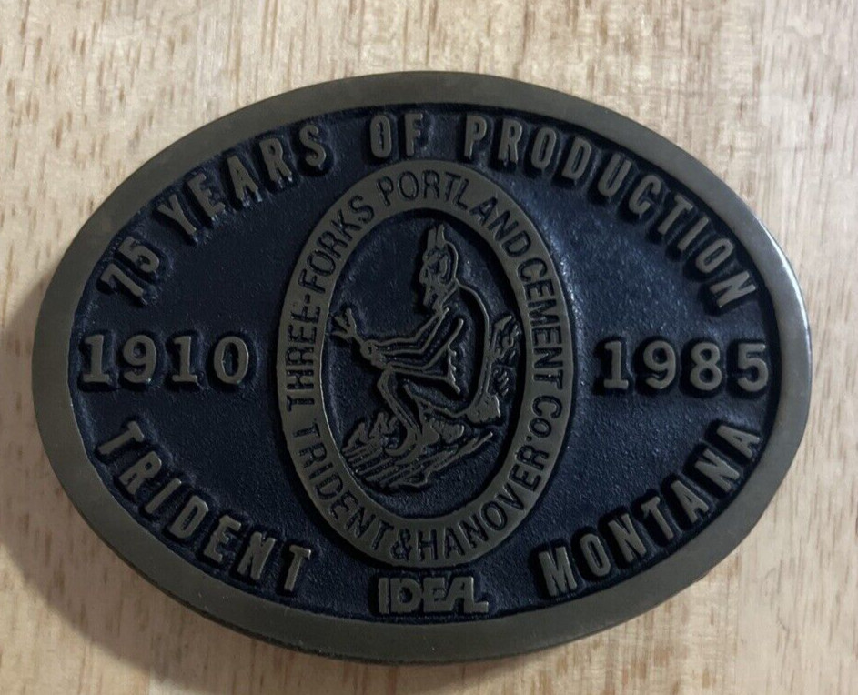 belt buckle