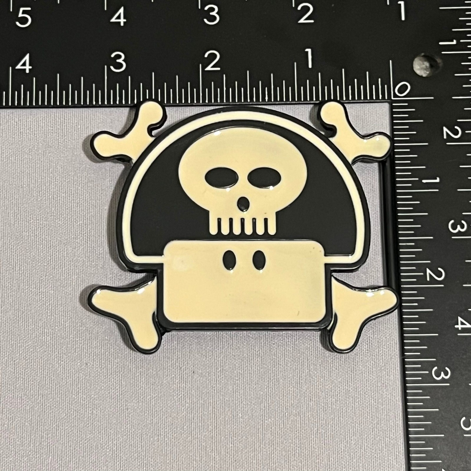 Skull Crossbones Belt Buckle Black Cream Enamel Metal Pirate Western Novelty