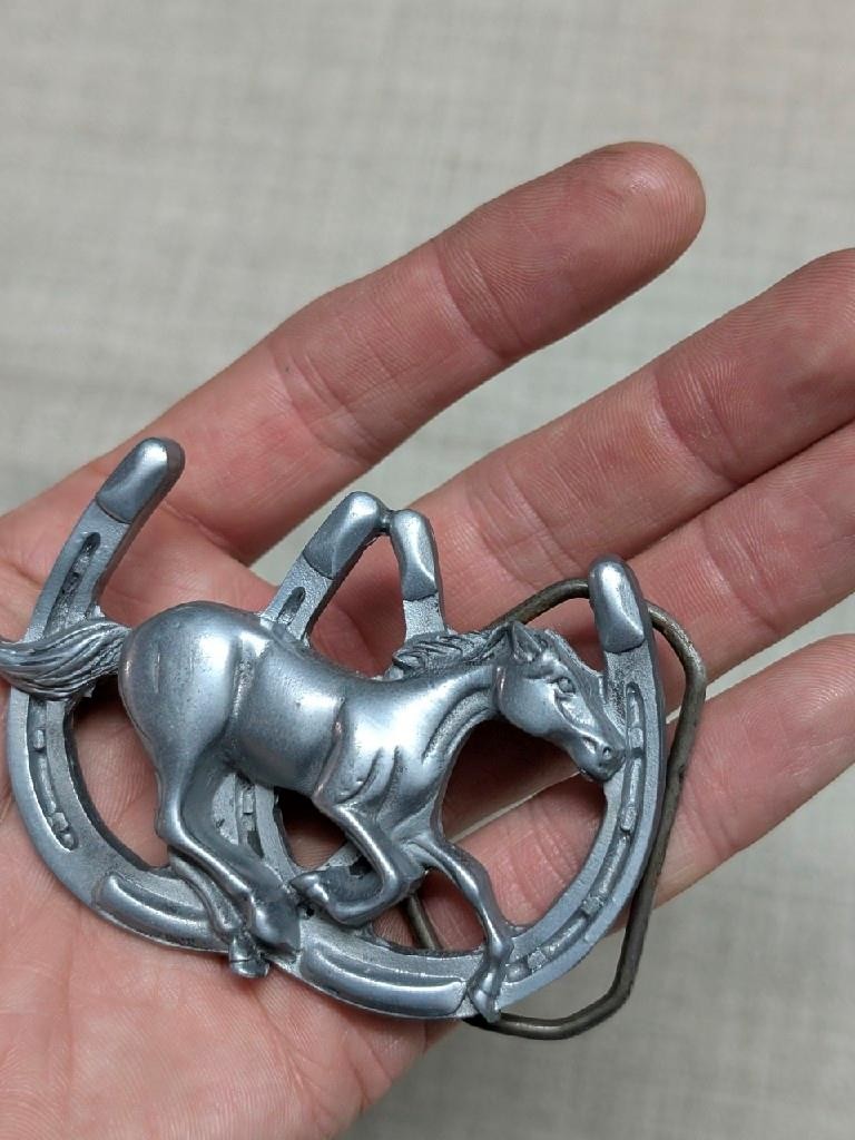 vintage HORSE belt buckle HORSESHOES cowboy WESTERN mustang PEWTER rodeo